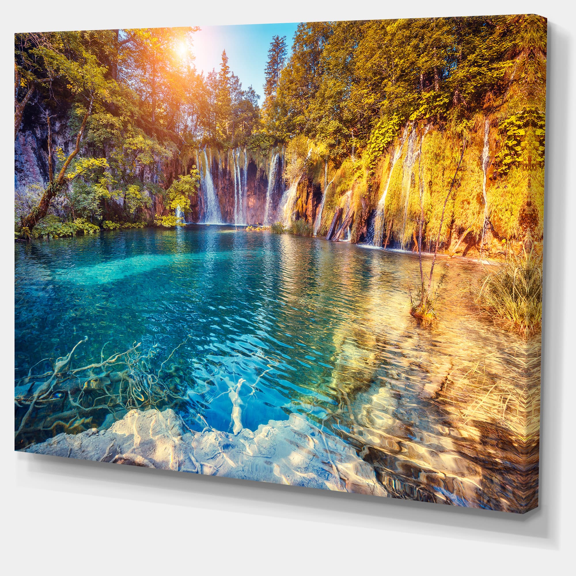 Designart - Turquoise Water and Sunny Beams - Landscape Photography Canvas Print