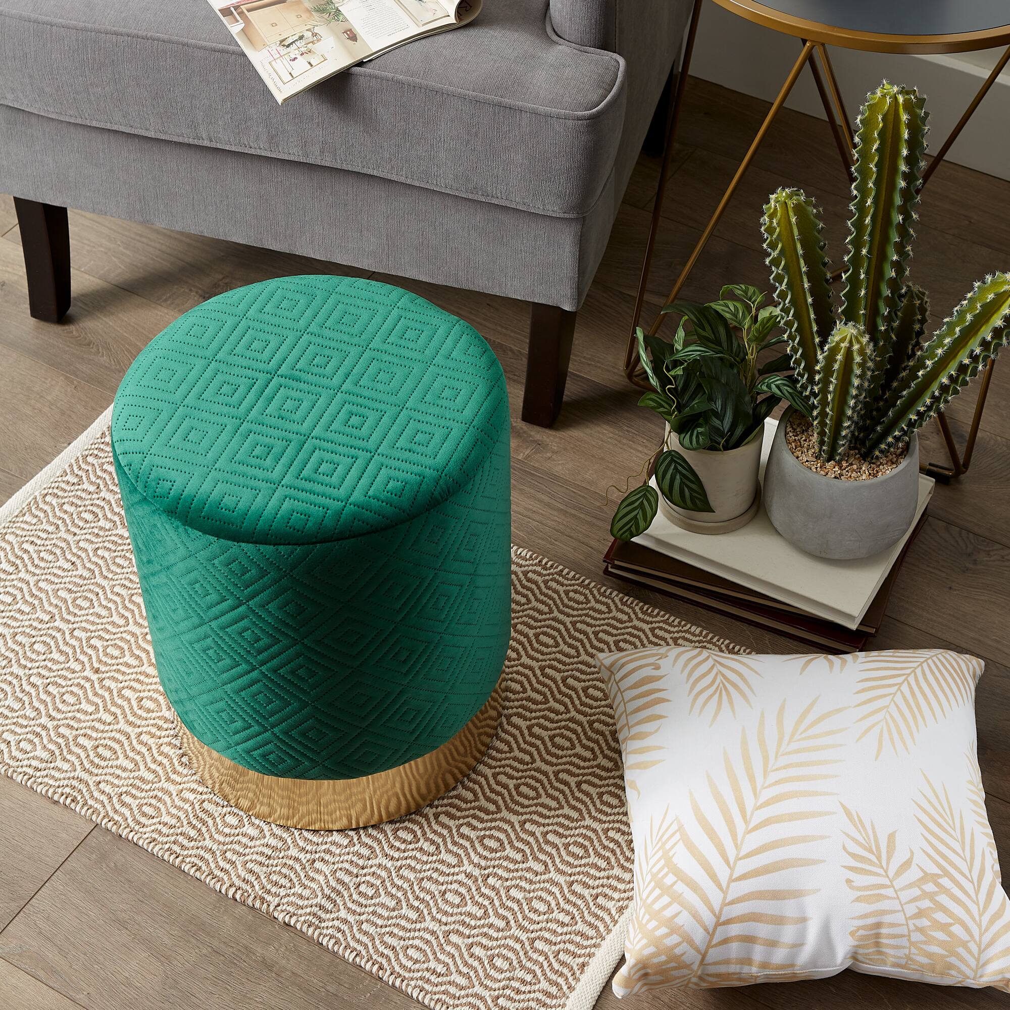 16.5&#x22; Green Velvet Stool