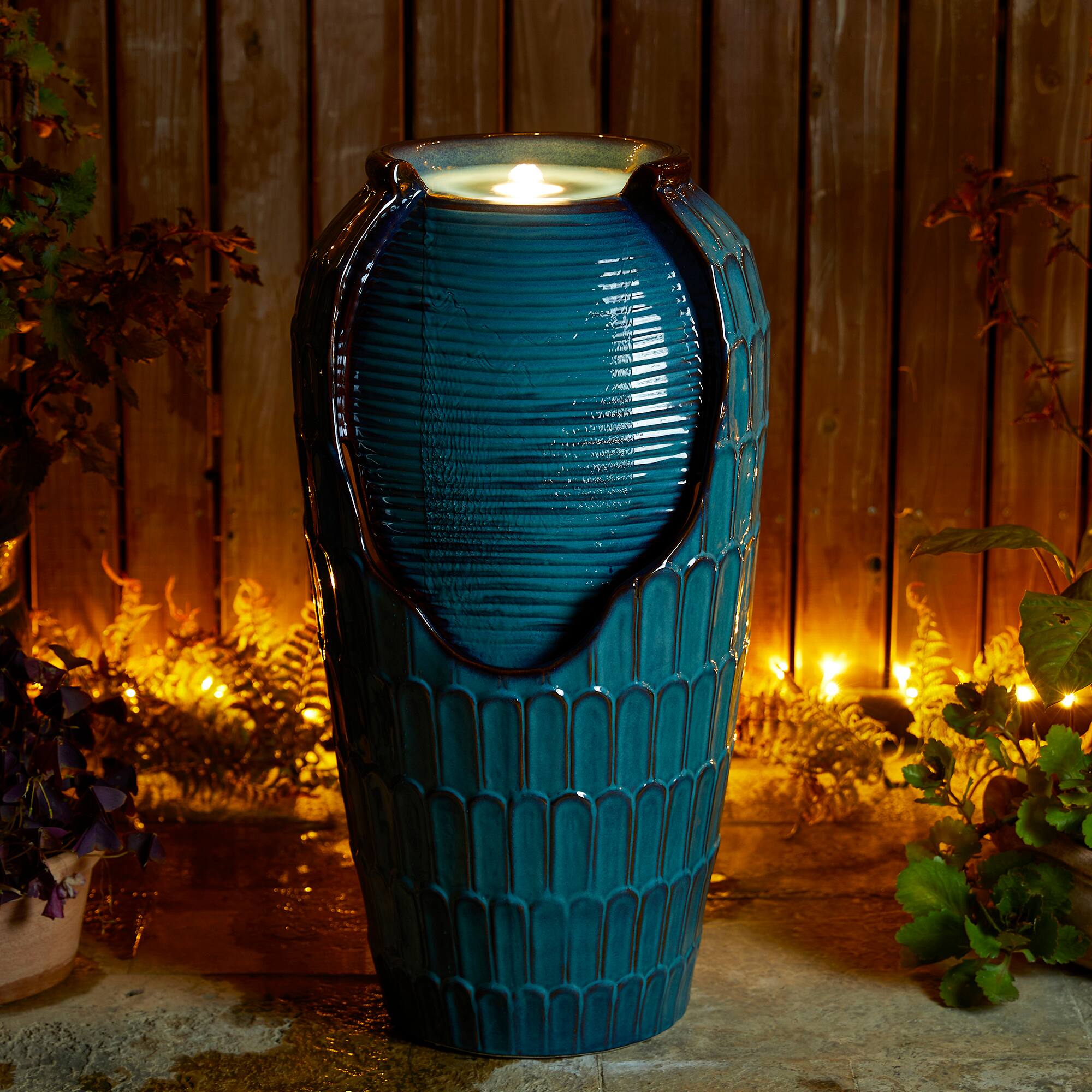 Glitzhome&#xAE; 28.25&#x22; LED Petals Textured Ceramic Jar Outdoor Floor Fountain