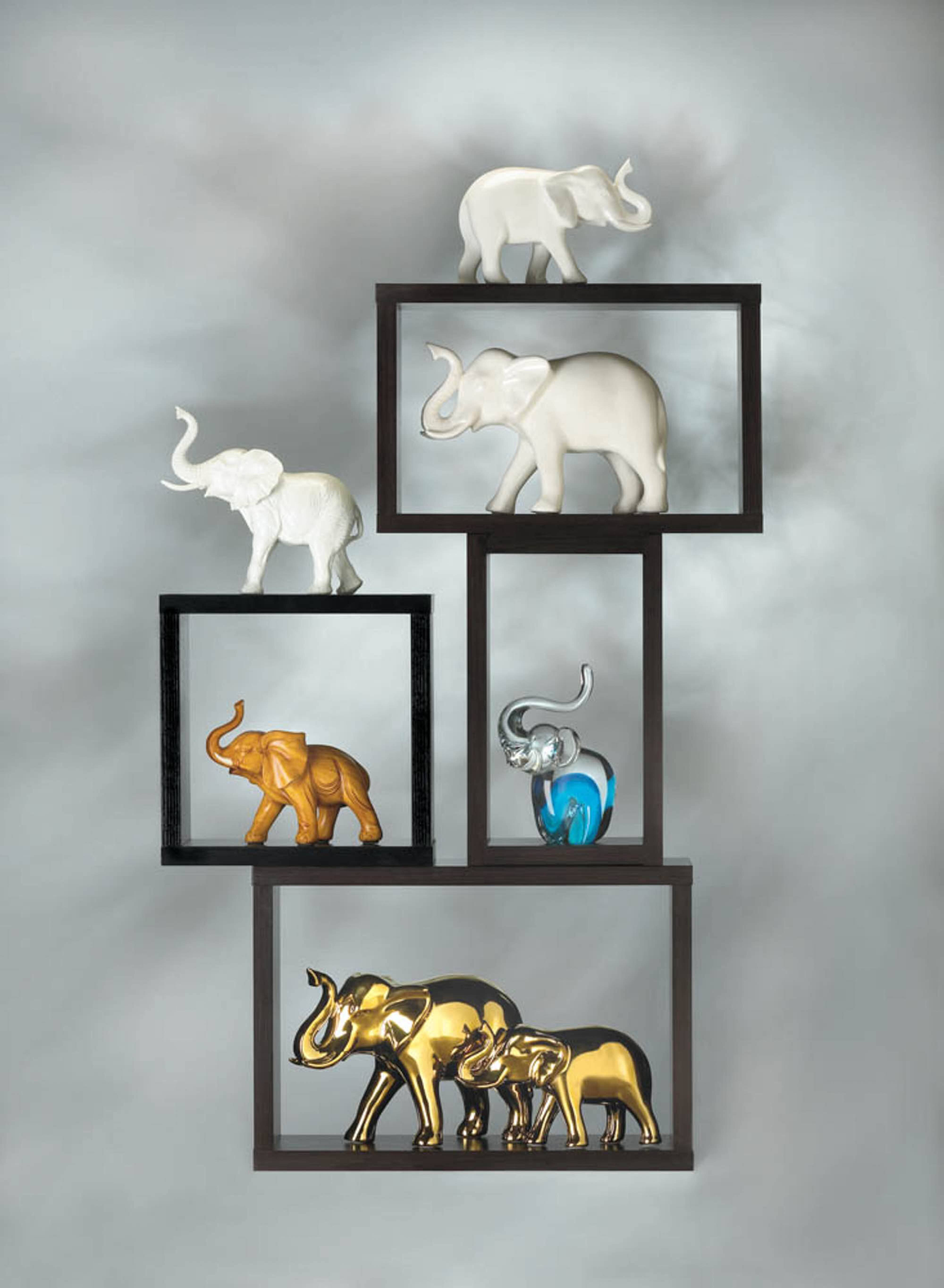 Matte White Ceramic Elephant Salt and Pepper Set with Tray - Eager Elephants  in White