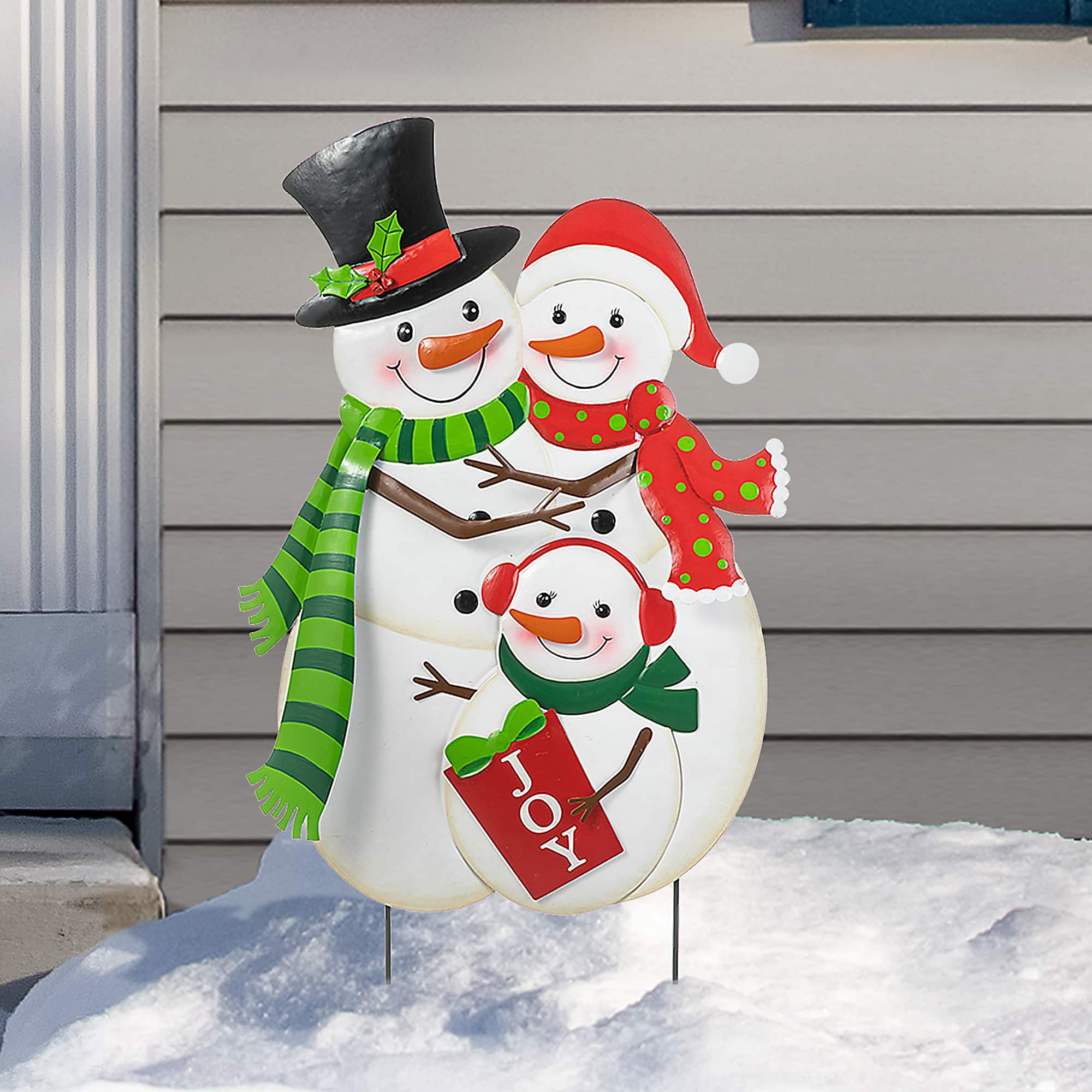 Glitzhome&#xAE; 2.5ft. Metal Snowman Family Yard Stake