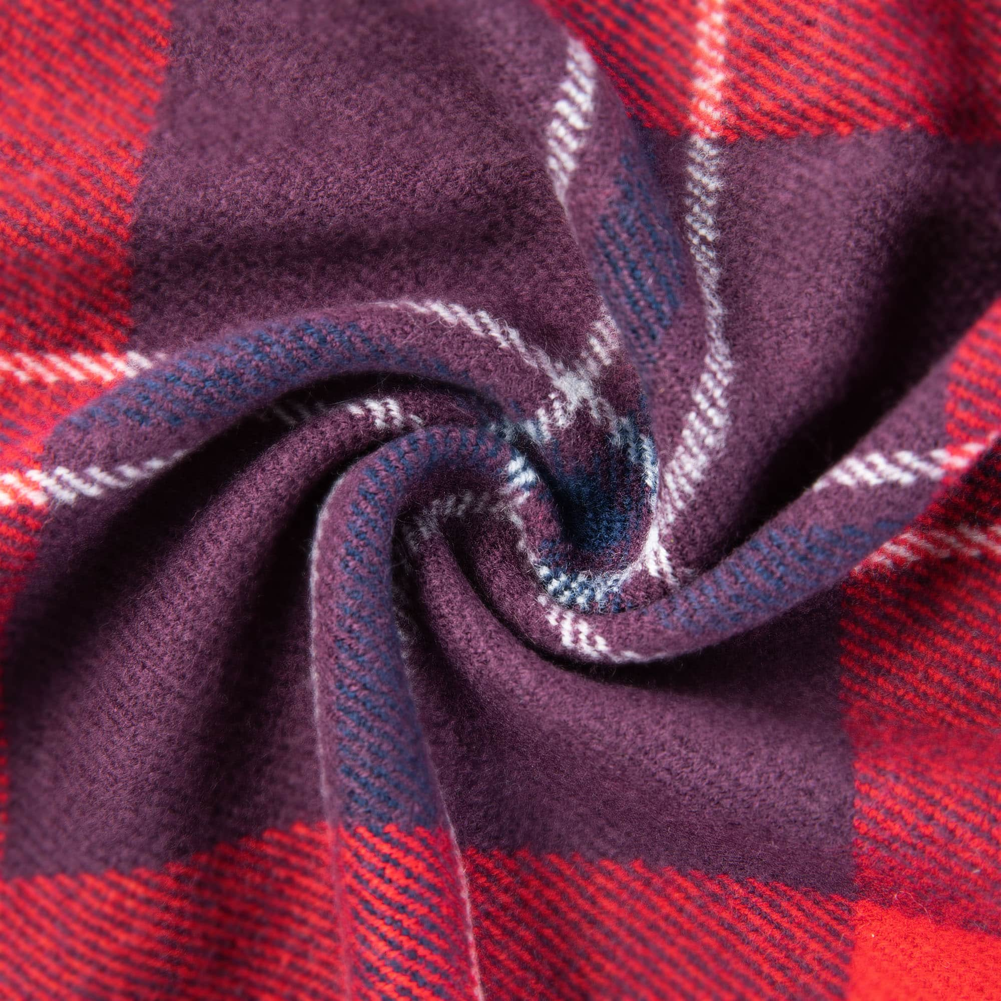 Glitzhome&#xAE; 60&#x22; Plaid Woven Acrylic Throw