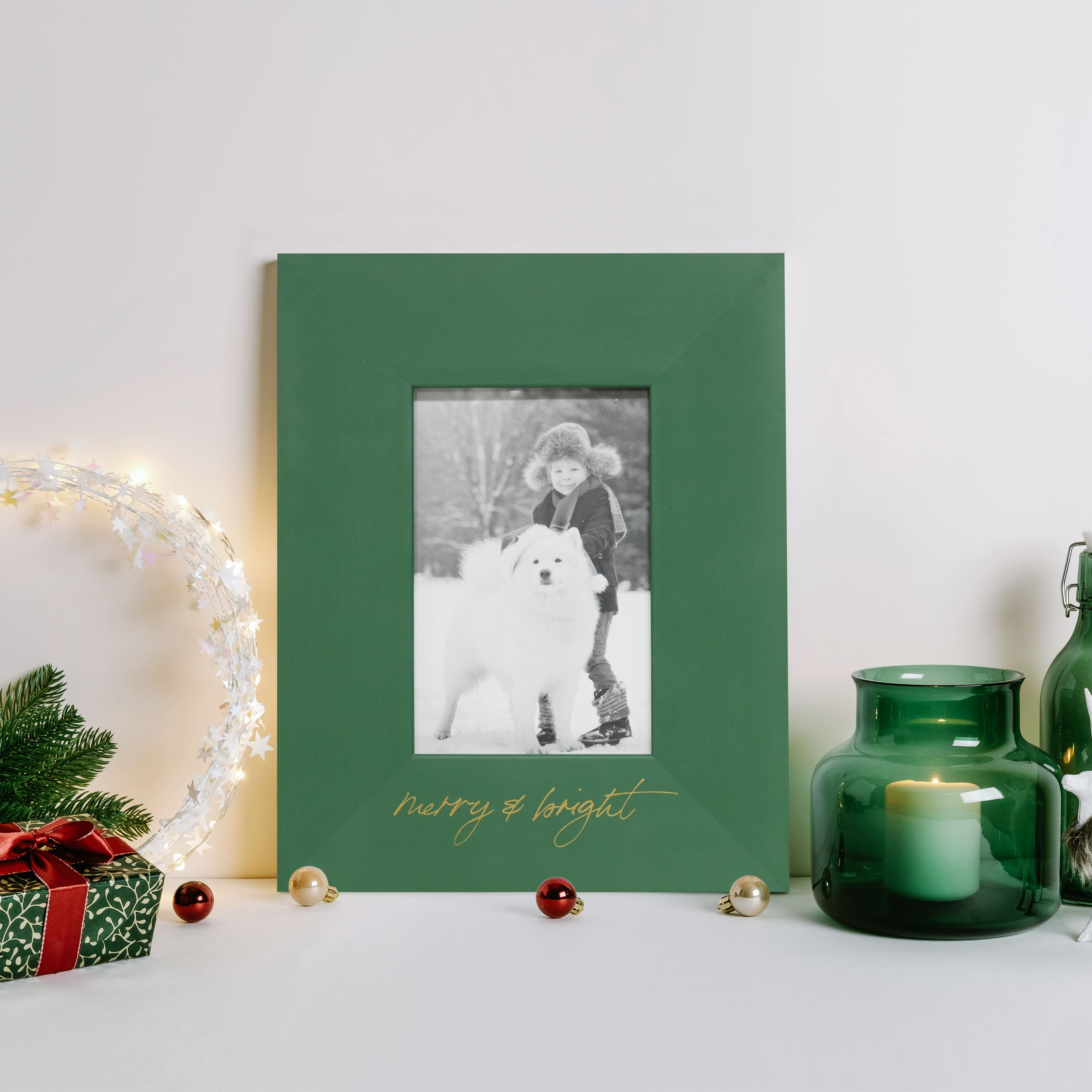 4&#x22; x 6&#x22; Green Merry &#x26; Bright Frame by Studio D&#xE9;cor&#xAE;