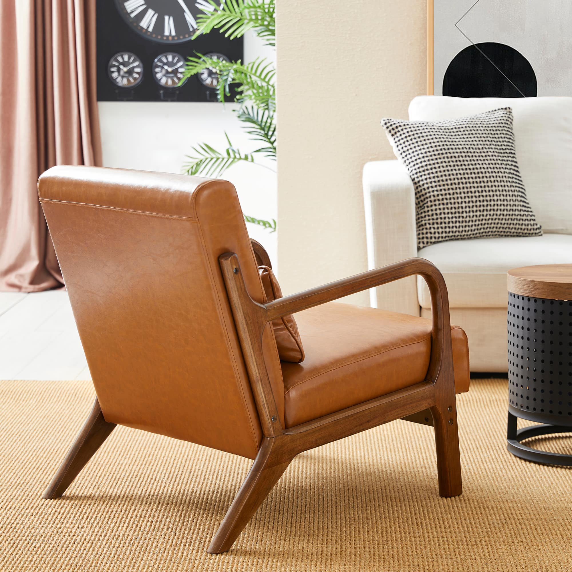 Glitzhome&#xAE; Mid-Century Faux Leather Accent Chair