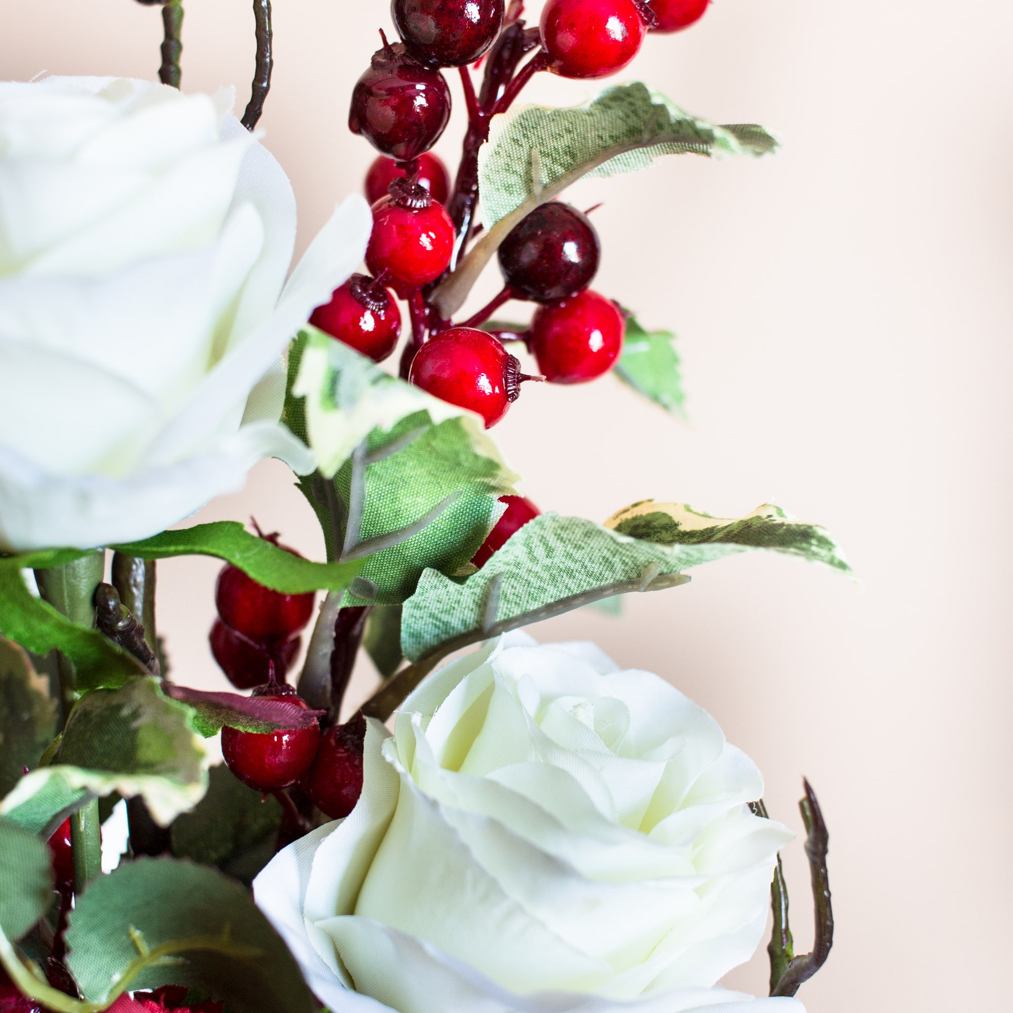 19.5" Merry Christmas Rose & Hydrangea Arrangement