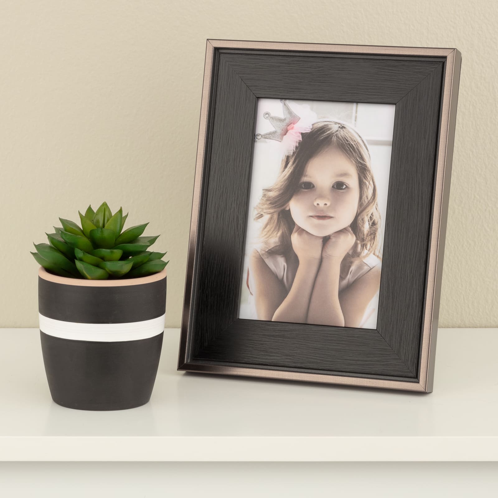 Simply Essentials&#x2122; 4&#x22; x 6&#x22; Black with Bronze Edges Frame by Studio D&#xE9;cor&#xAE;