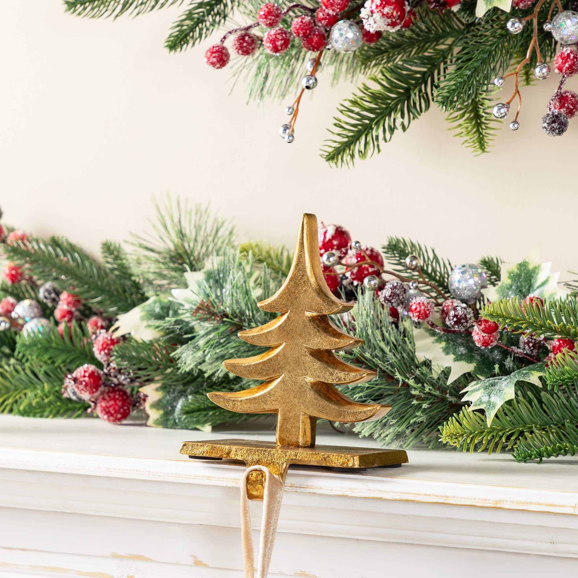Glitzhome&#xAE; Christmas Resin Tree and Reindeer Stocking Holder Set