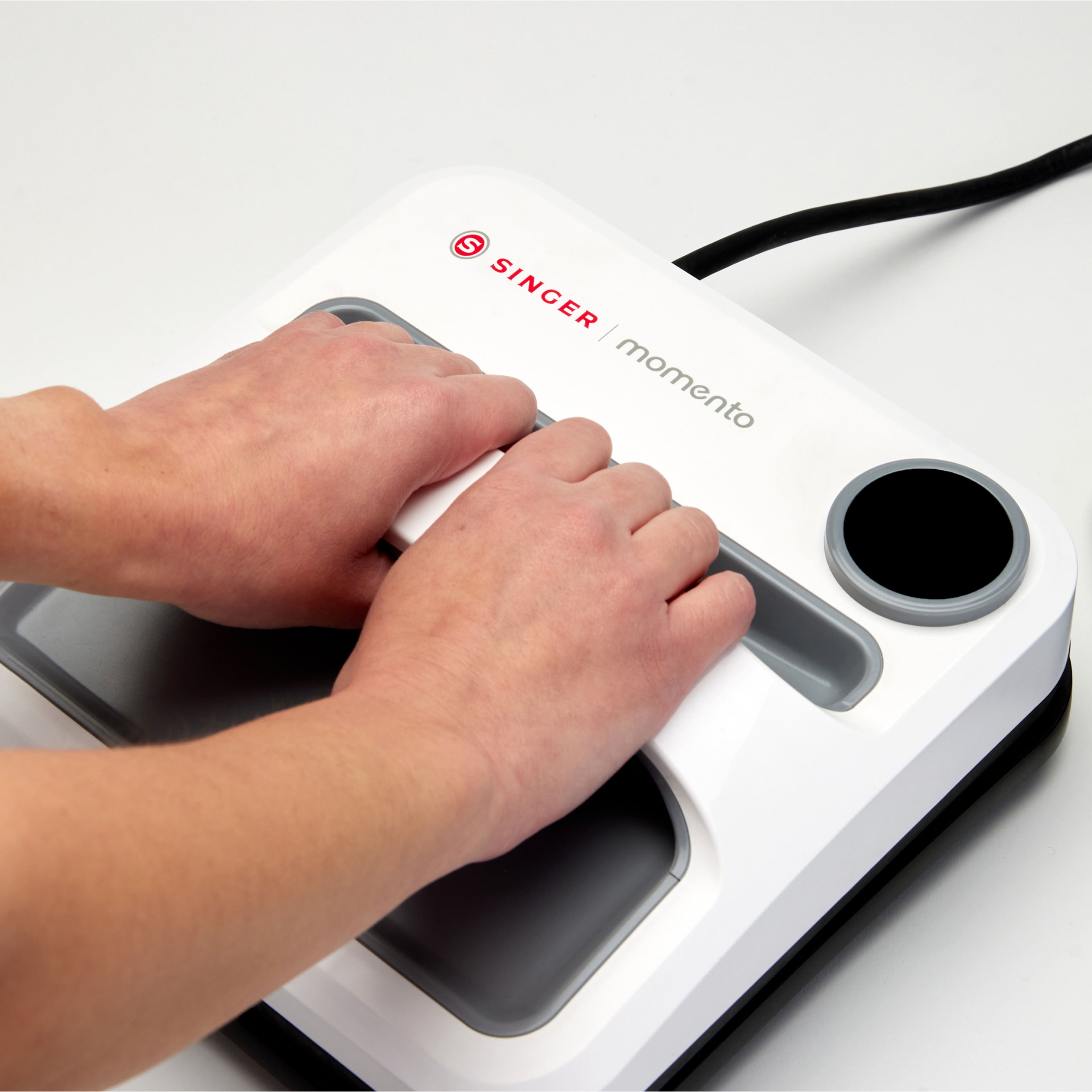 SINGER® MOMENTO™ Square Press