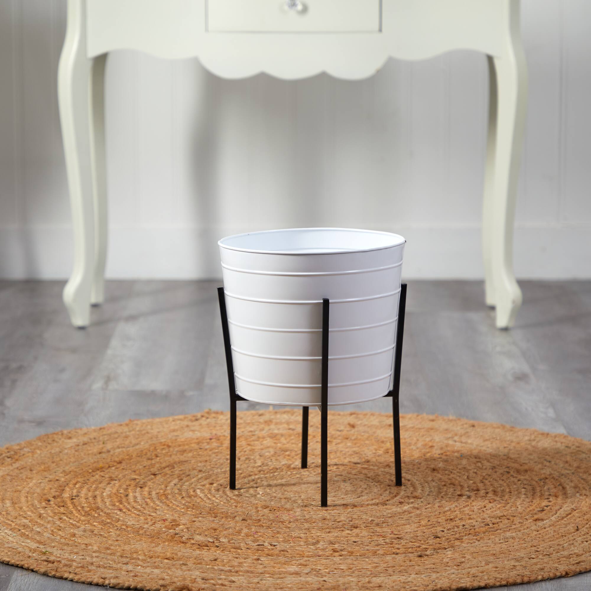 16&#x22; Farmhouse Metal Ribbed Planter