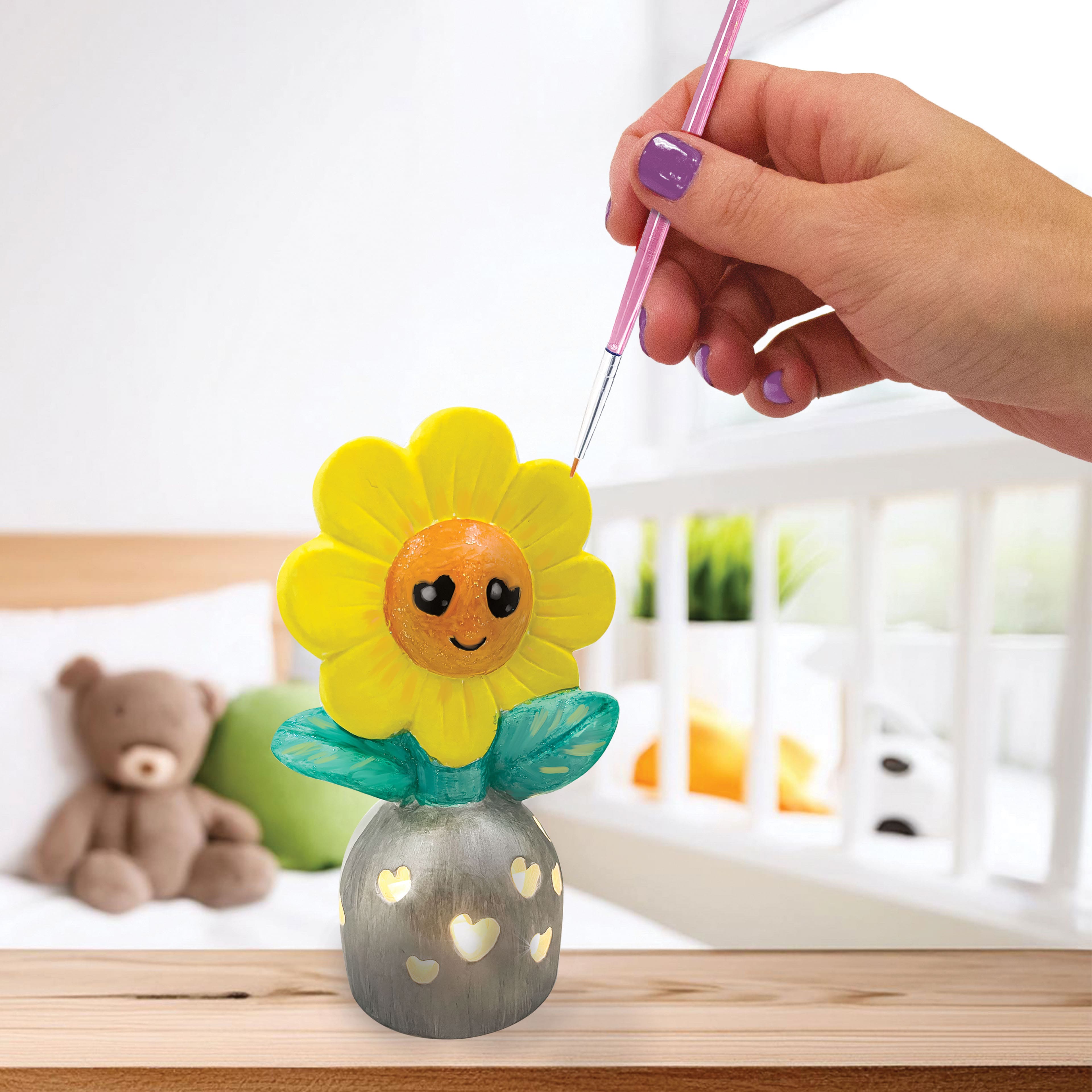 STMT&#x2122; True2U&#x2122; Paint Your Own Light-Up Flower D&#xE9;cor