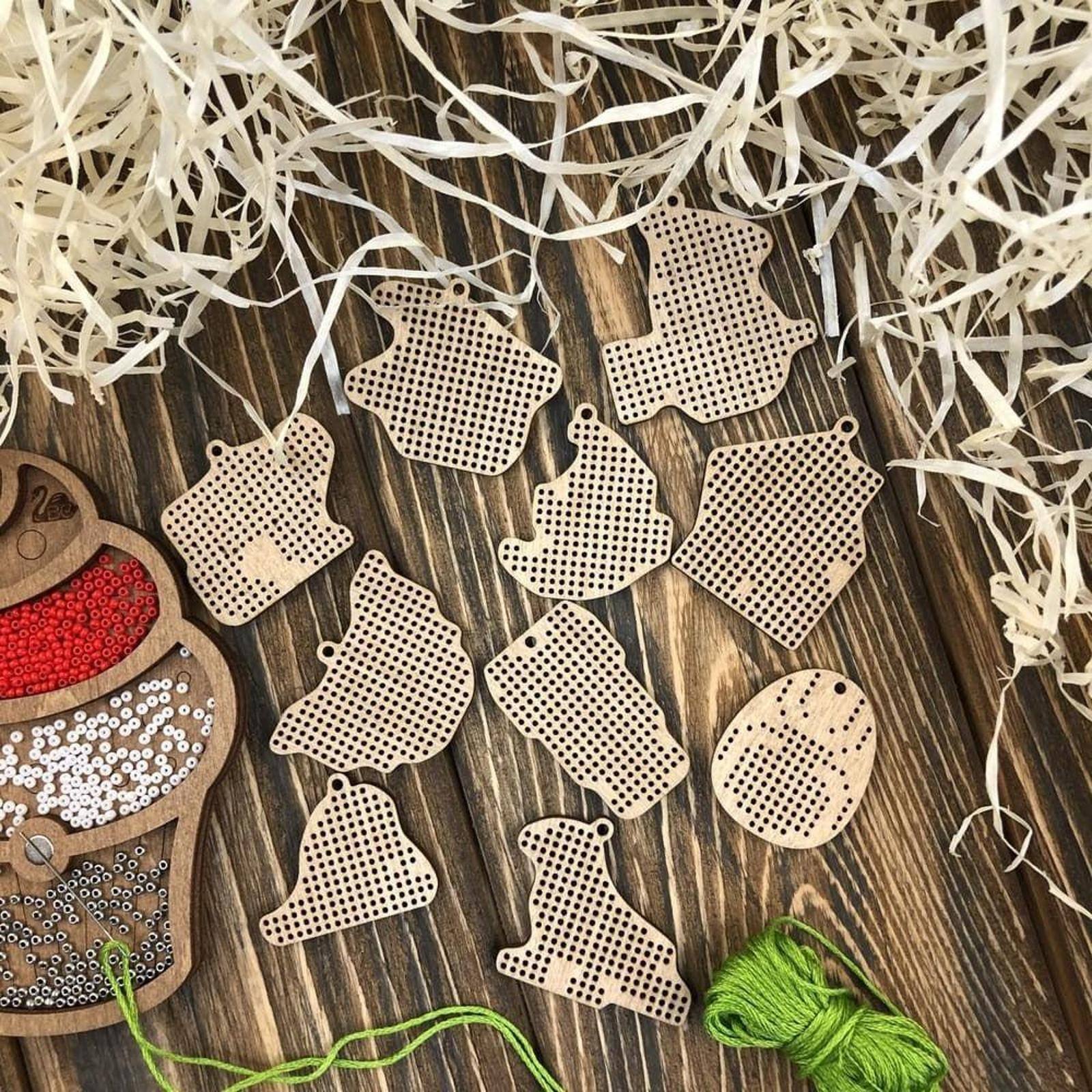 Wonderland Crafts Spooky Embroidery Wood Blanks Set