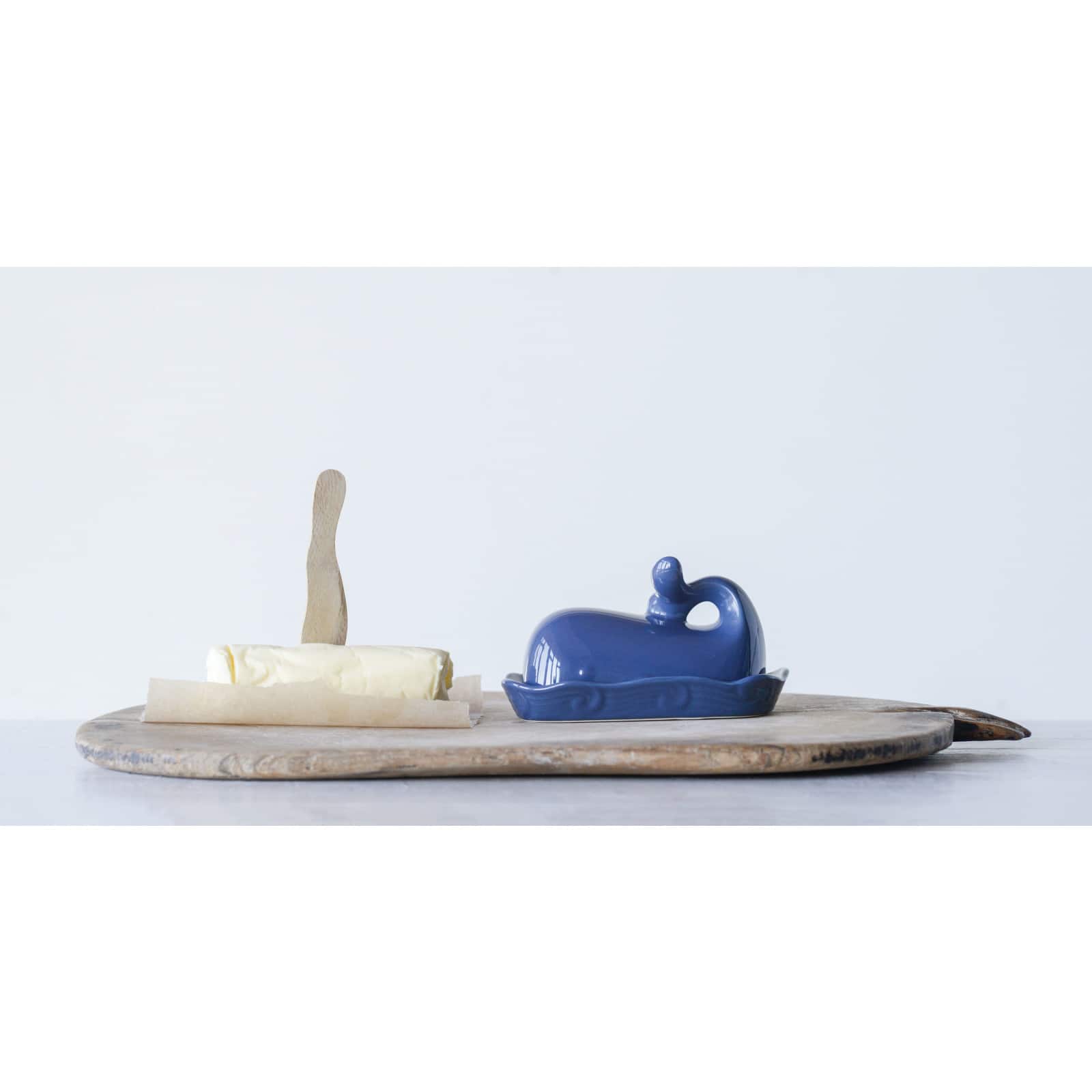 7&#x22; Dark Blue Whale Shaped Butter Dish with Lid