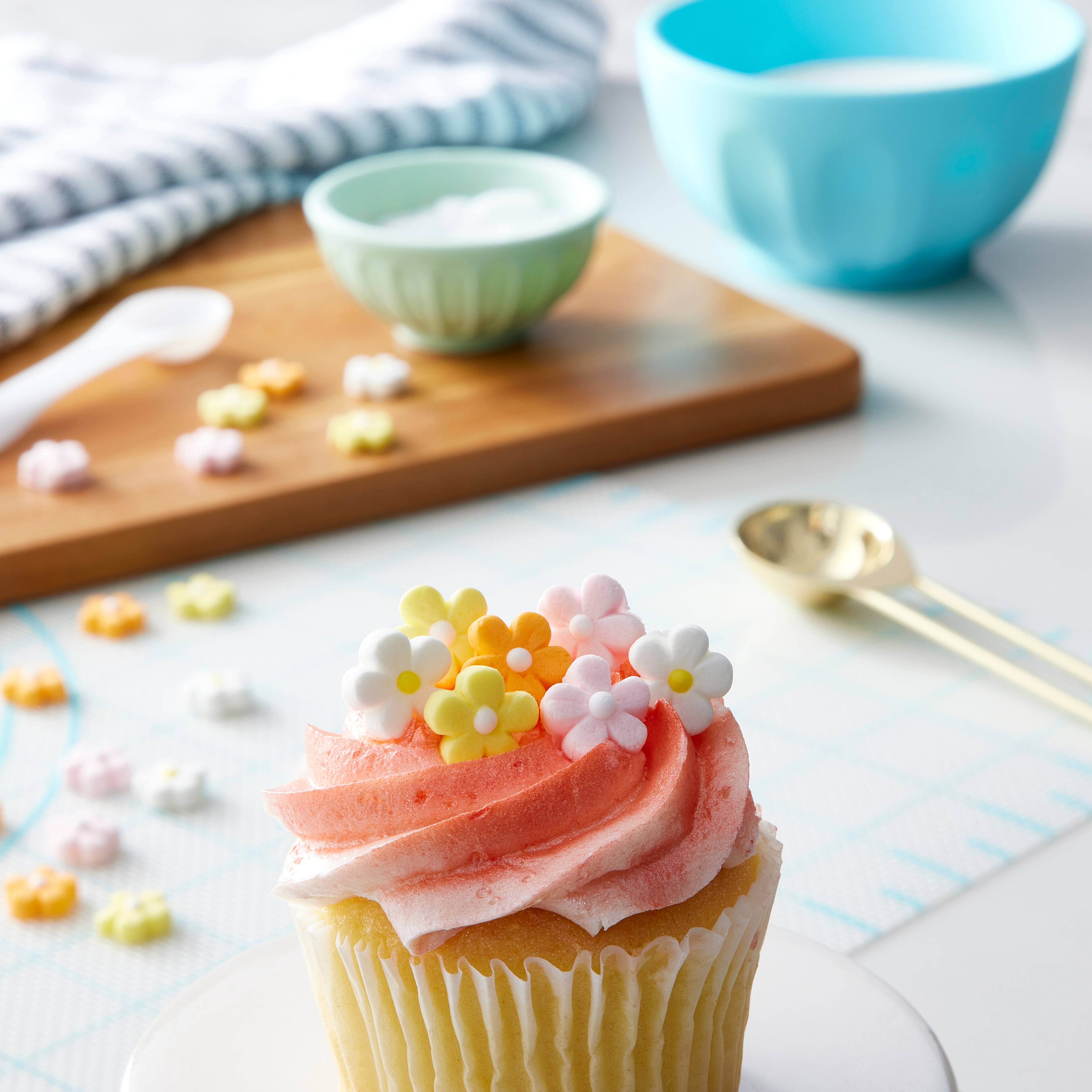 Sweet Tooth Fairy&#xAE; Mini Blooms Icing Decorations, 24ct.