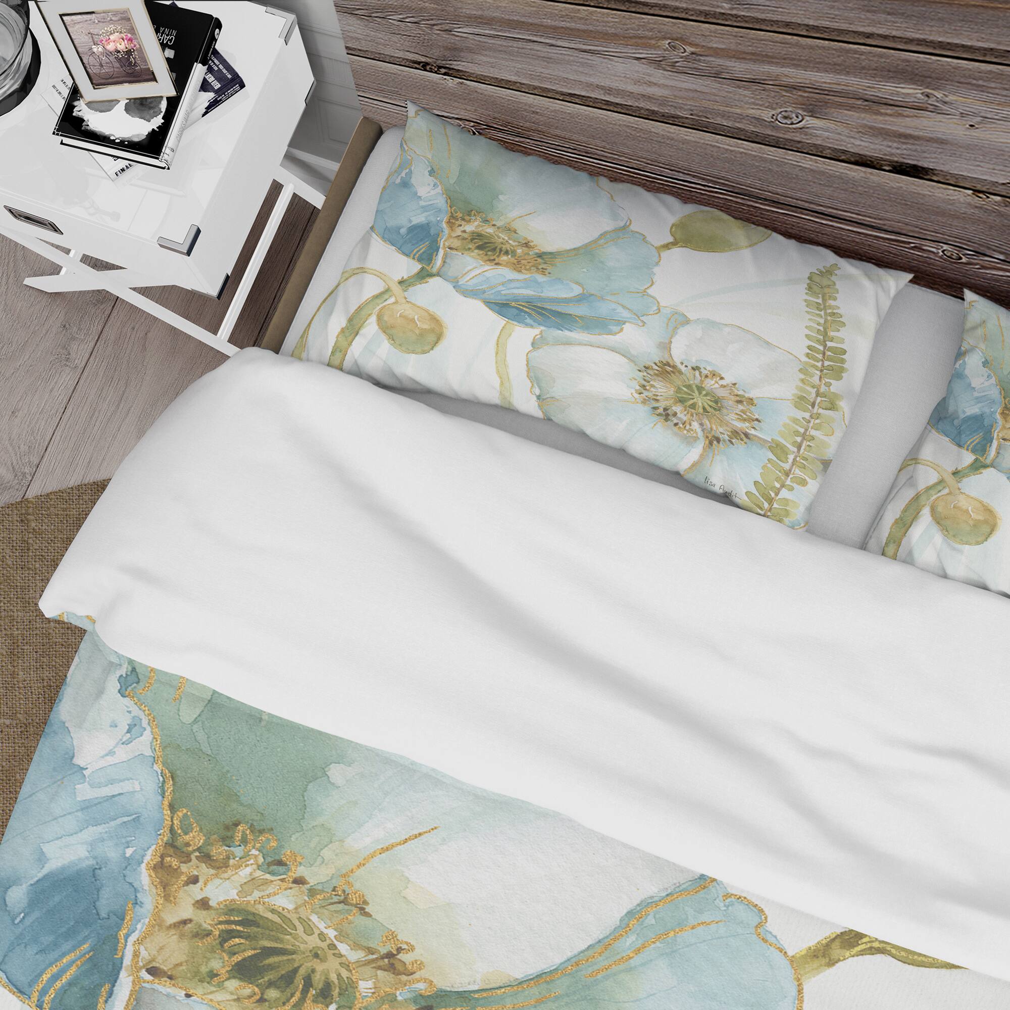 Designart &#x27;My Greenhouse Cottage Flowers III&#x27; Cottage Bedding Set - Duvet Cover &#x26; Shams