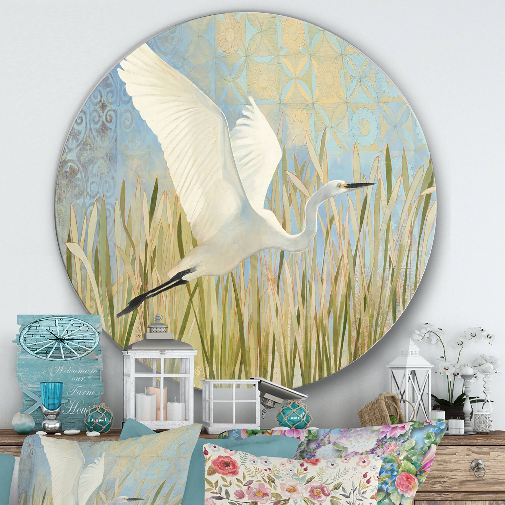 Designart - Snowy Egret in Flight vII - Farmhouse Metal Circle Wall Art