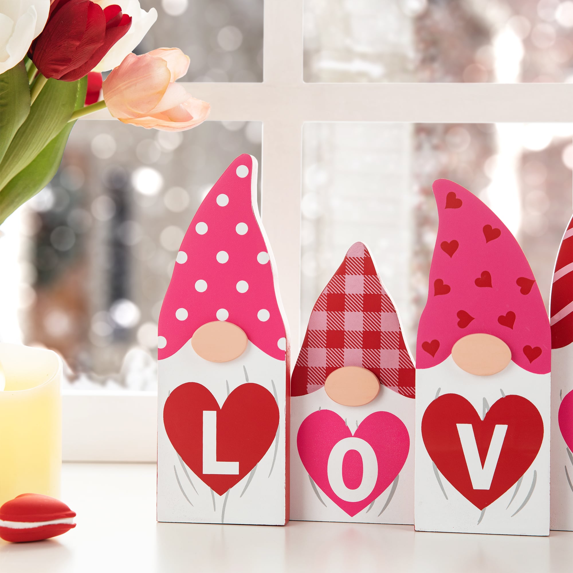 Glitzhome&#xAE; 11&#x22; Valentine&#x27;s Love Wooden Gnome Table Decor