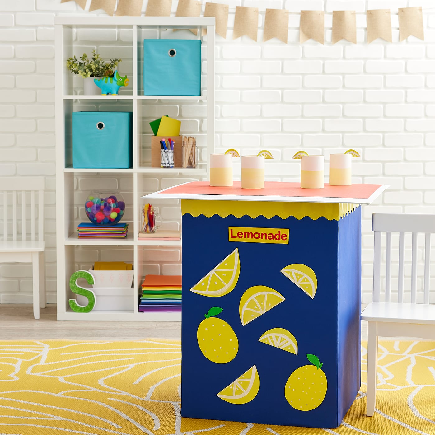 Pretend Play Lemonade Stand