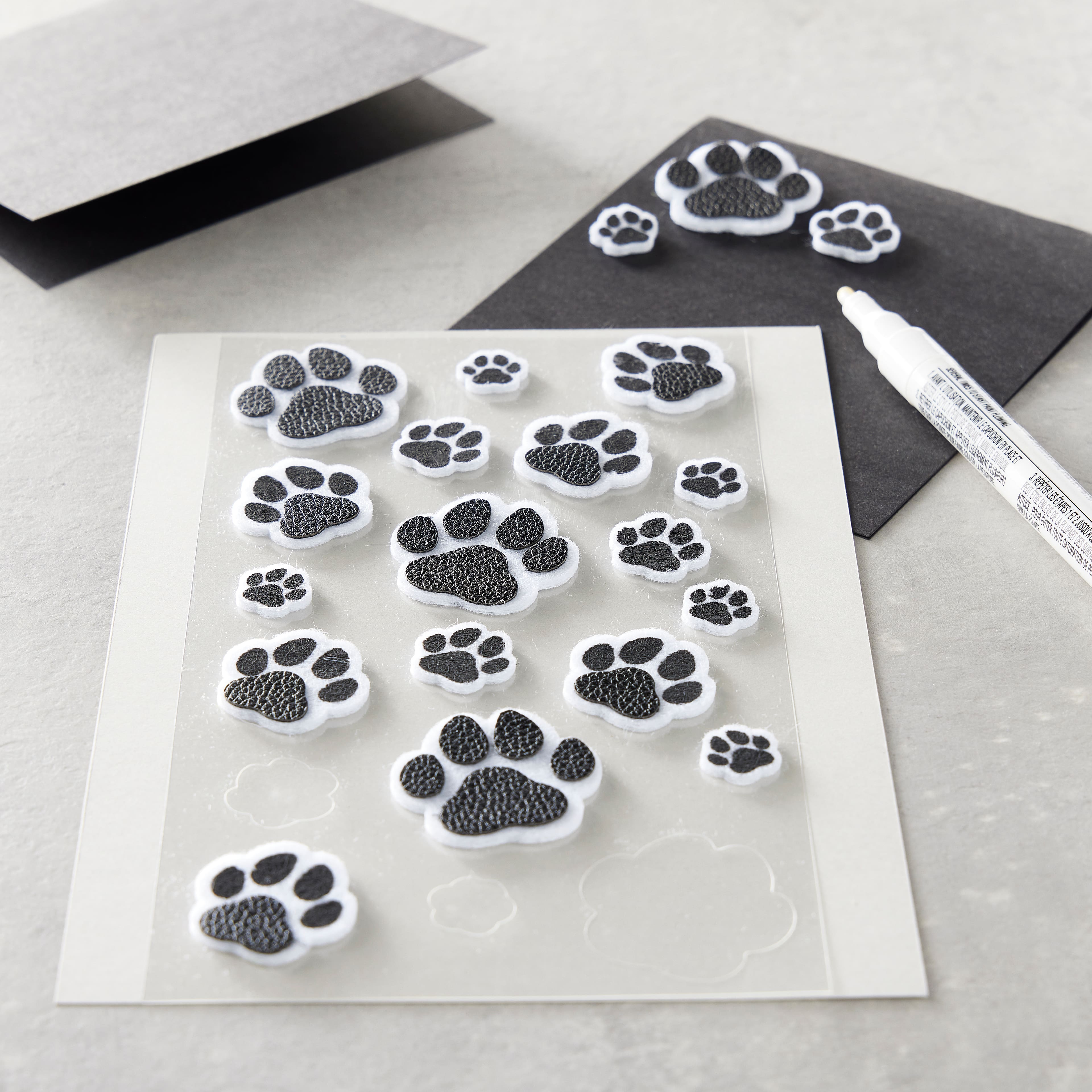 Dog Paw Print - Vinyl Decal Sticker - Multiple Color & Sizes - ebn212