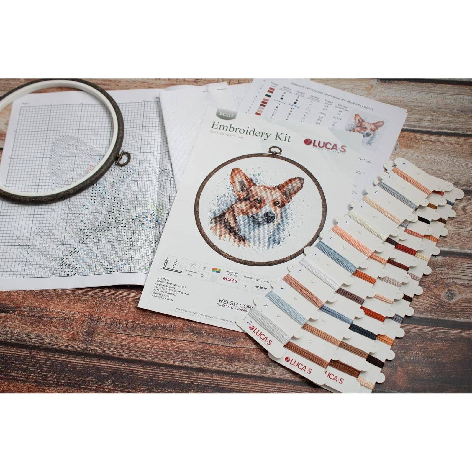 Luca-S Welsh Corgi Counted Cross Stitch Kit with Display Hoop