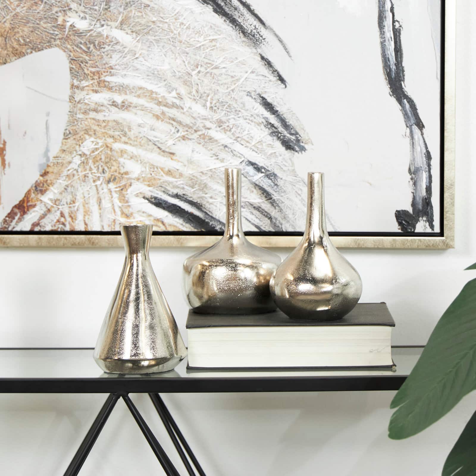 CosmoLiving by Cosmopolitan Contemporary Aluminum Vase Set