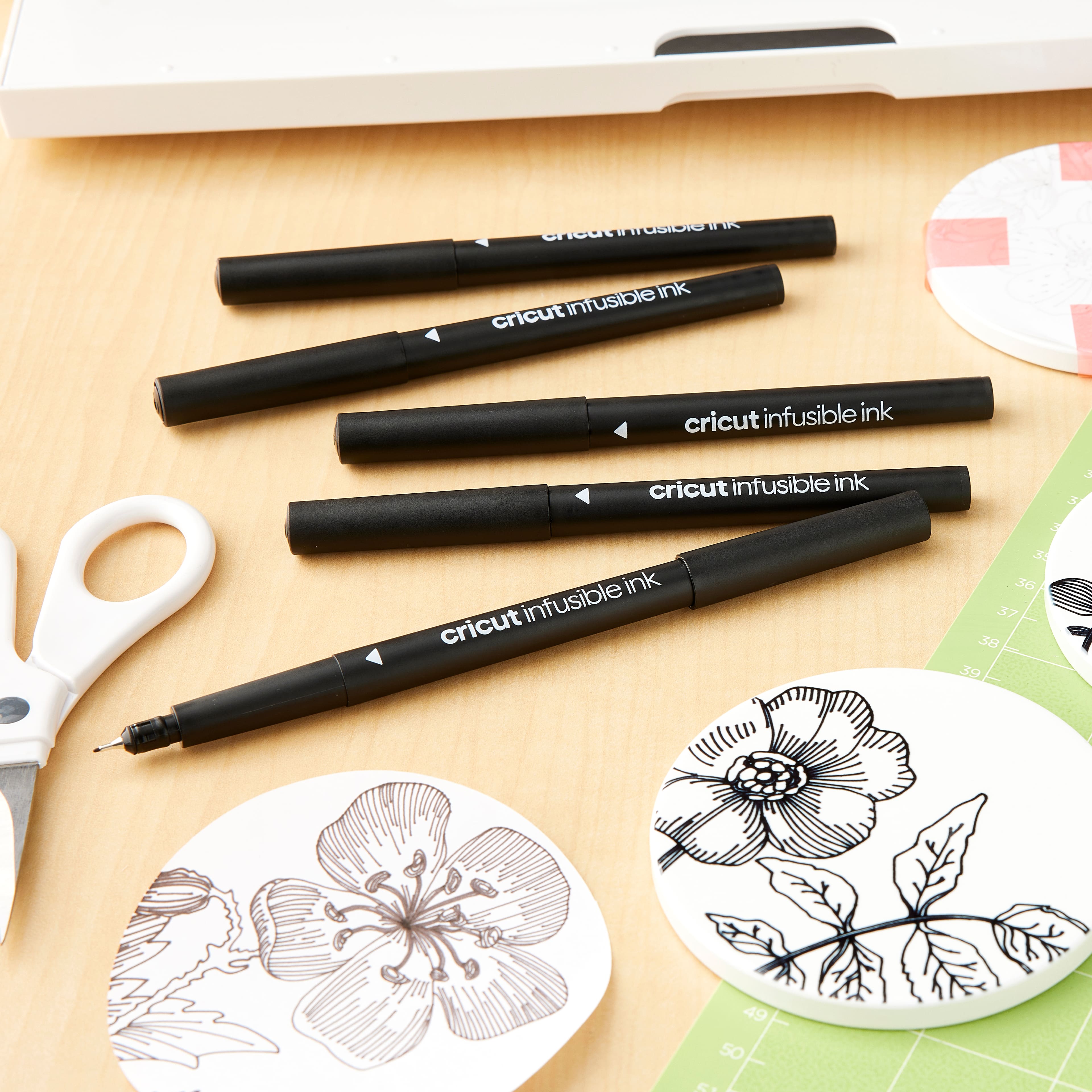 Cricut&#xAE; Infusible Ink&#x2122; Black Pens