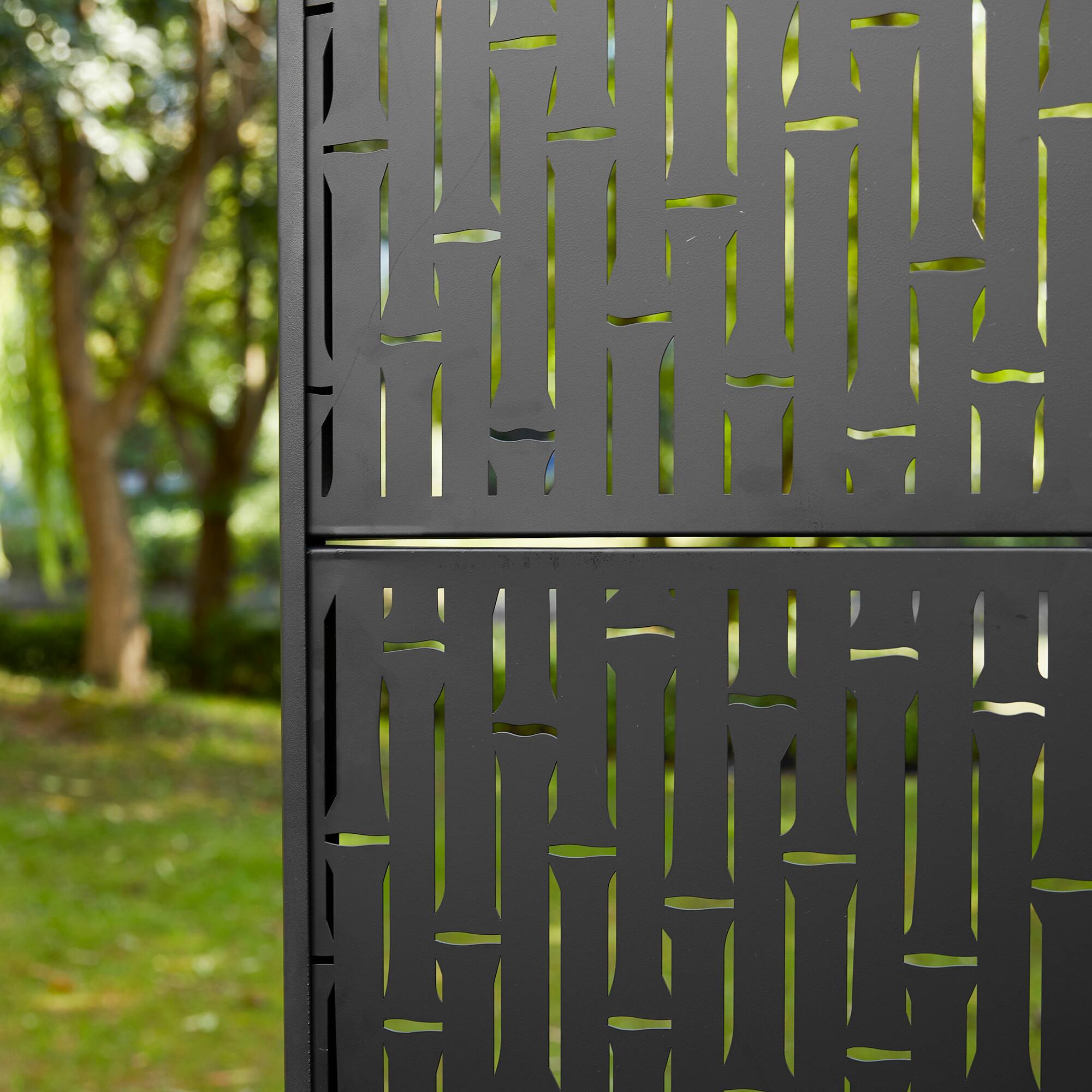 Glitzhome&#xAE; 6ft. Black Galvanized Steel Bamboo Pattern Privacy Screen Fence Panel &#x26; Room Divider