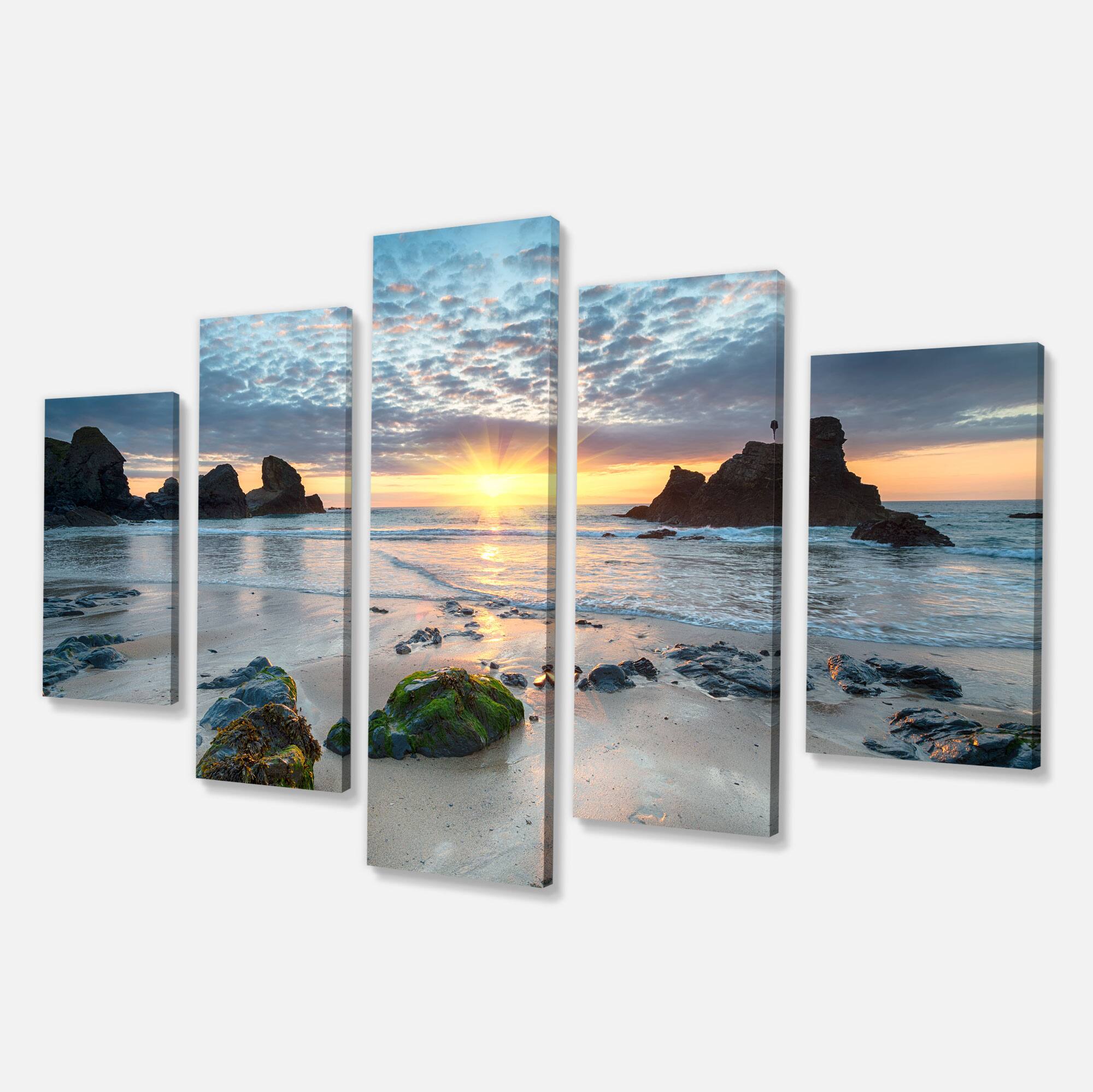 Designart - Beautiful Porthcothan Bay - Large Seashore Canvas Wall Art