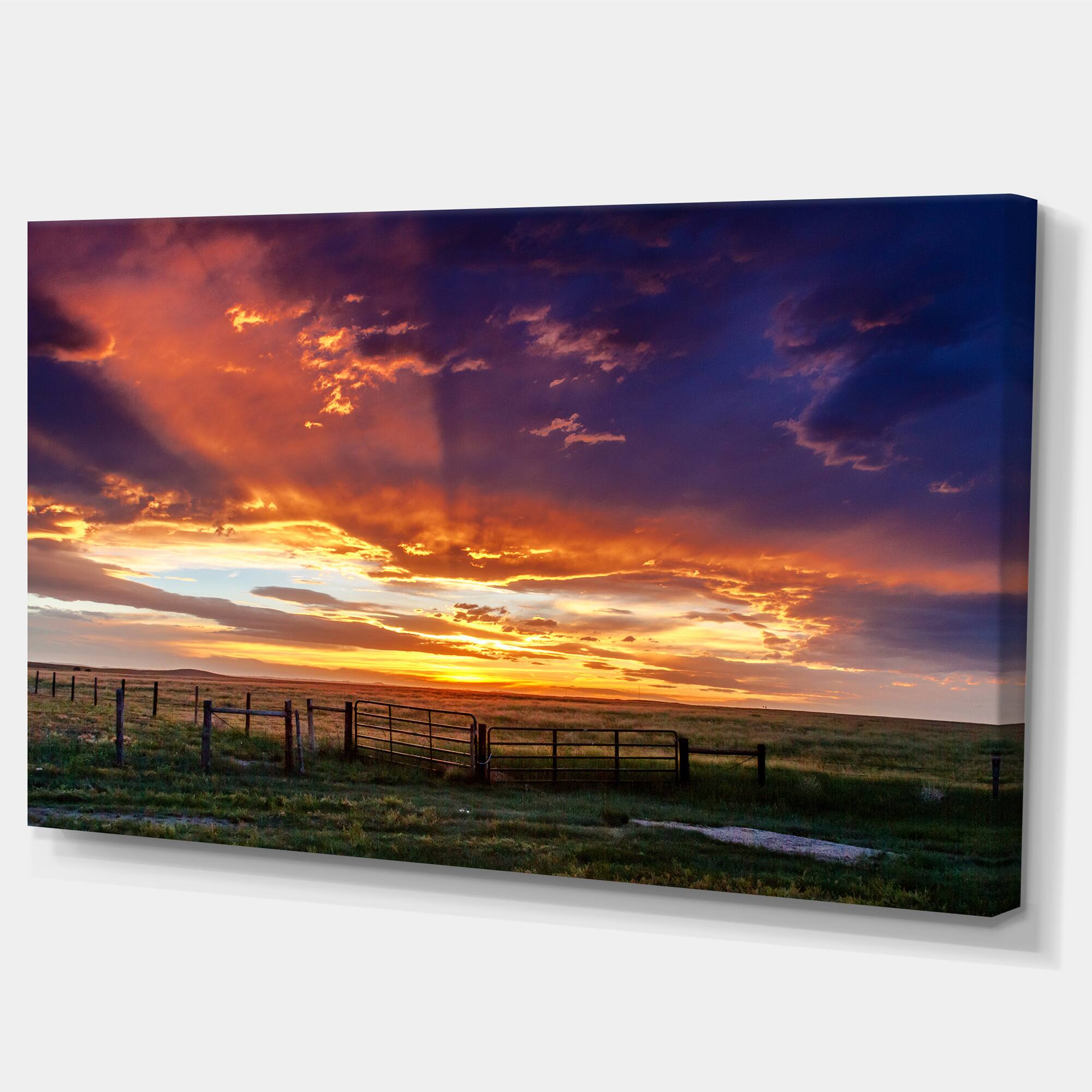 Designart - Dramatic Sunset over Prairie - Large Landscape Canvas Art