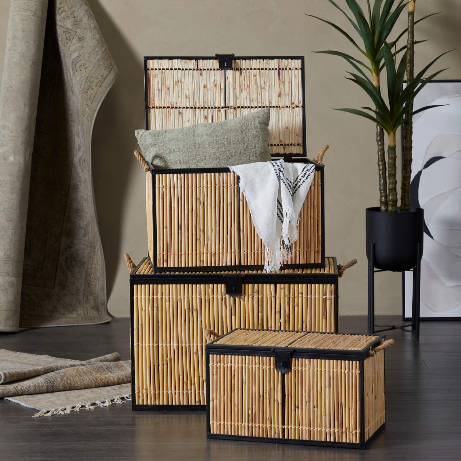 Light Brown Rattan Handmade Nesting Trunk Set of 3 25&#x22;, 21&#x22;, 18&#x22;