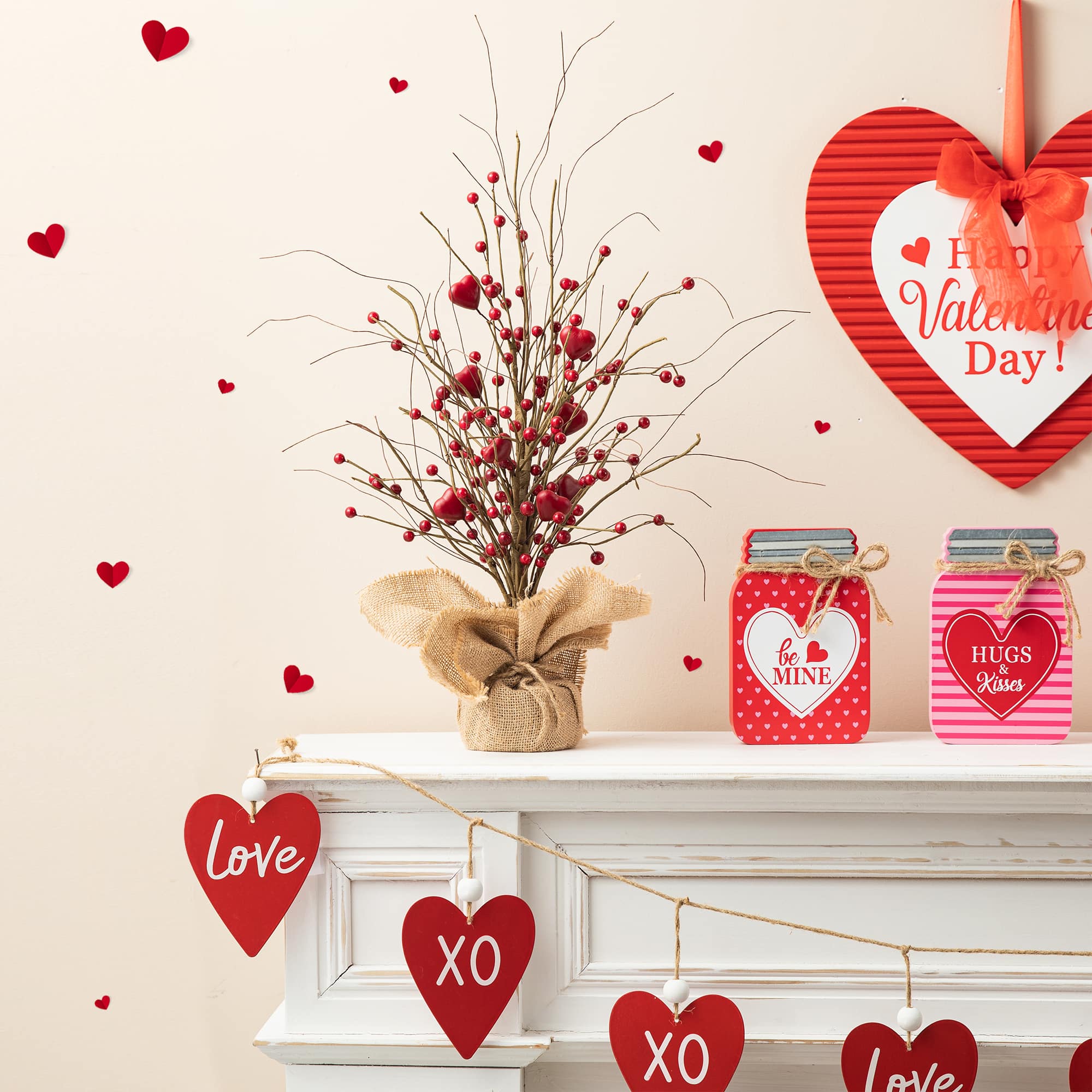 Glitzhome&#xAE; 18&#x22; Valentine&#x27;s Berry Heart Table Tree