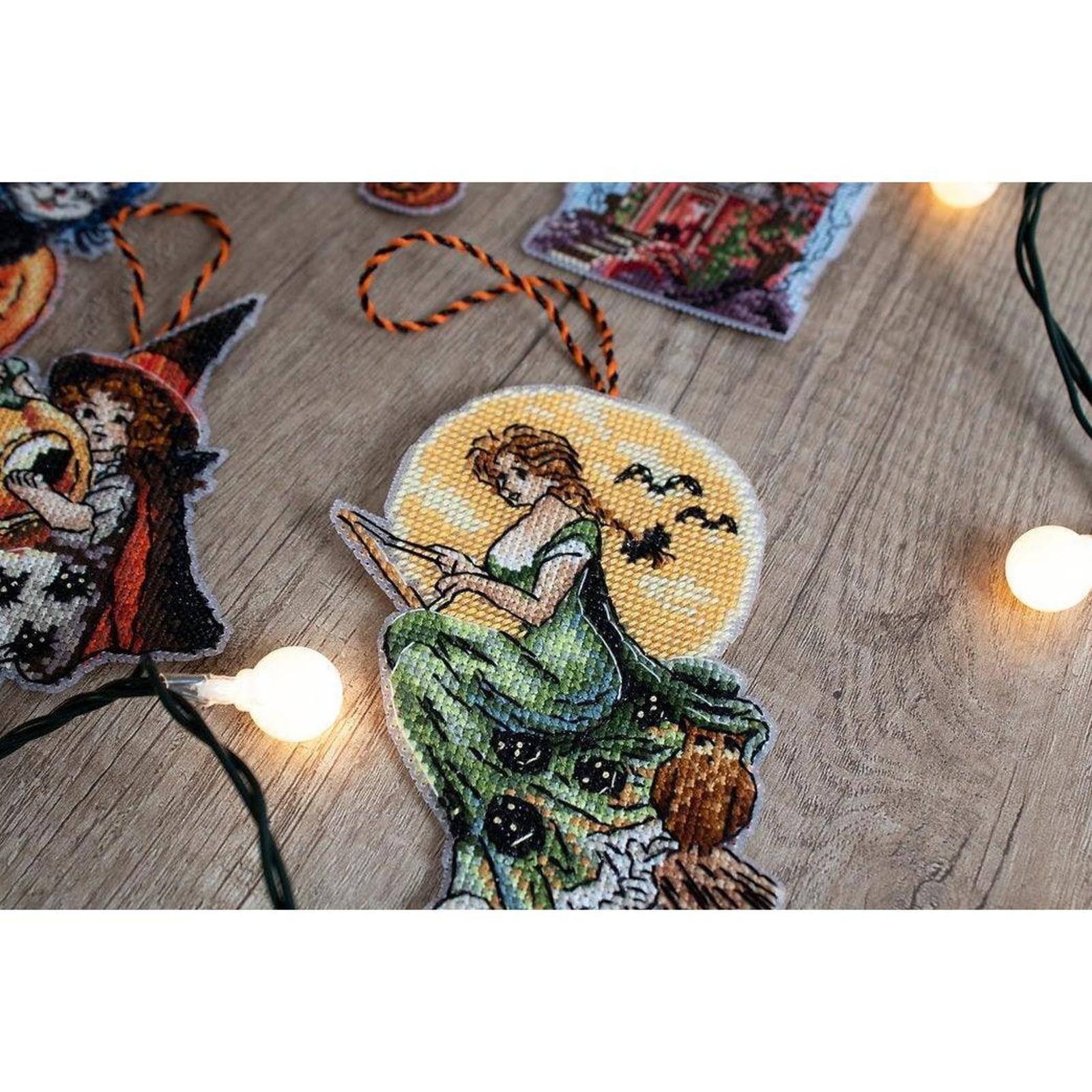 Letistitch Halloween Toys Plastic Canvas Counted Cross Stitch Kit