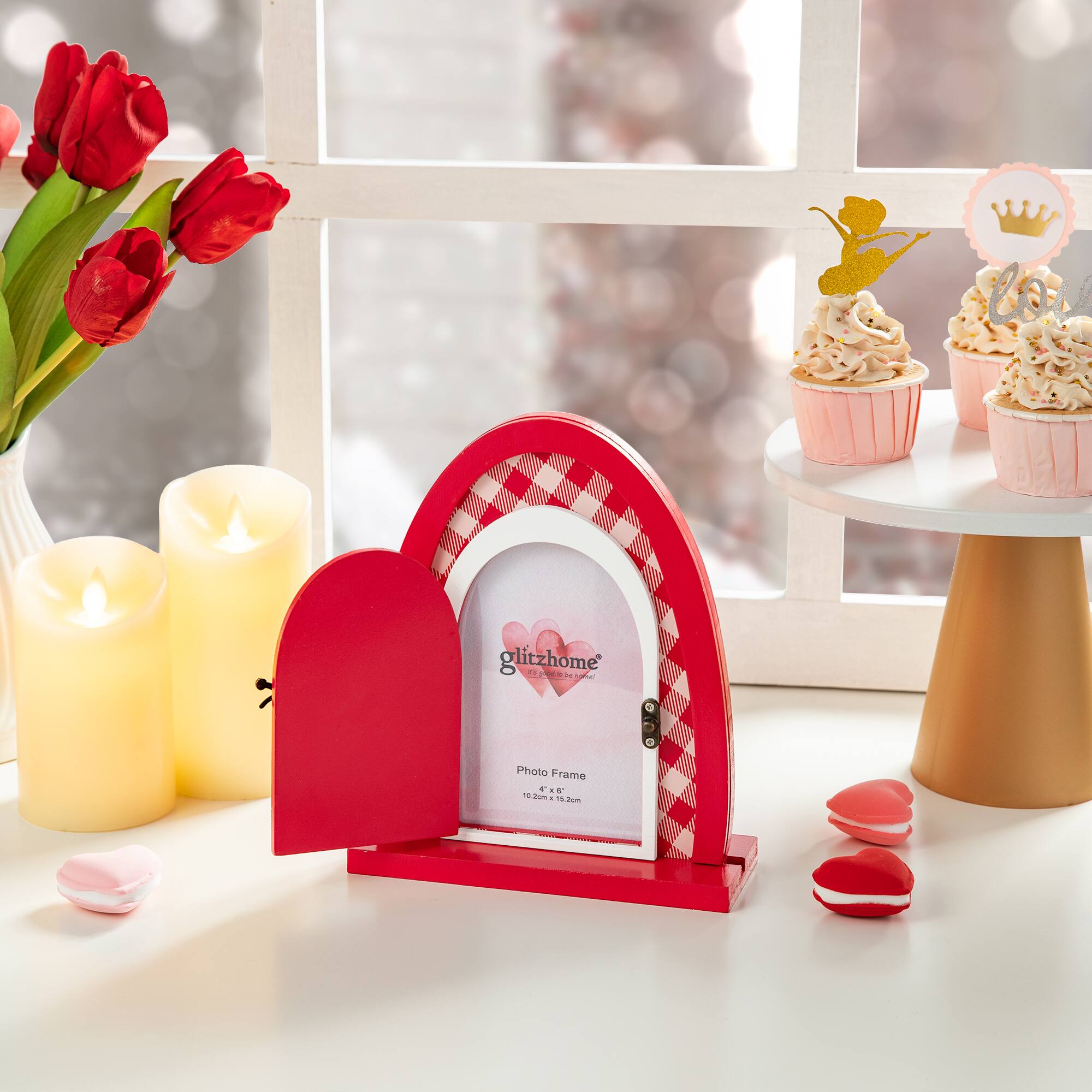 Glitzhome&#xAE; 8.5&#x22; Valentine&#x27;s Wooden Door-Shaped Photo Frame Table D&#xE9;cor
