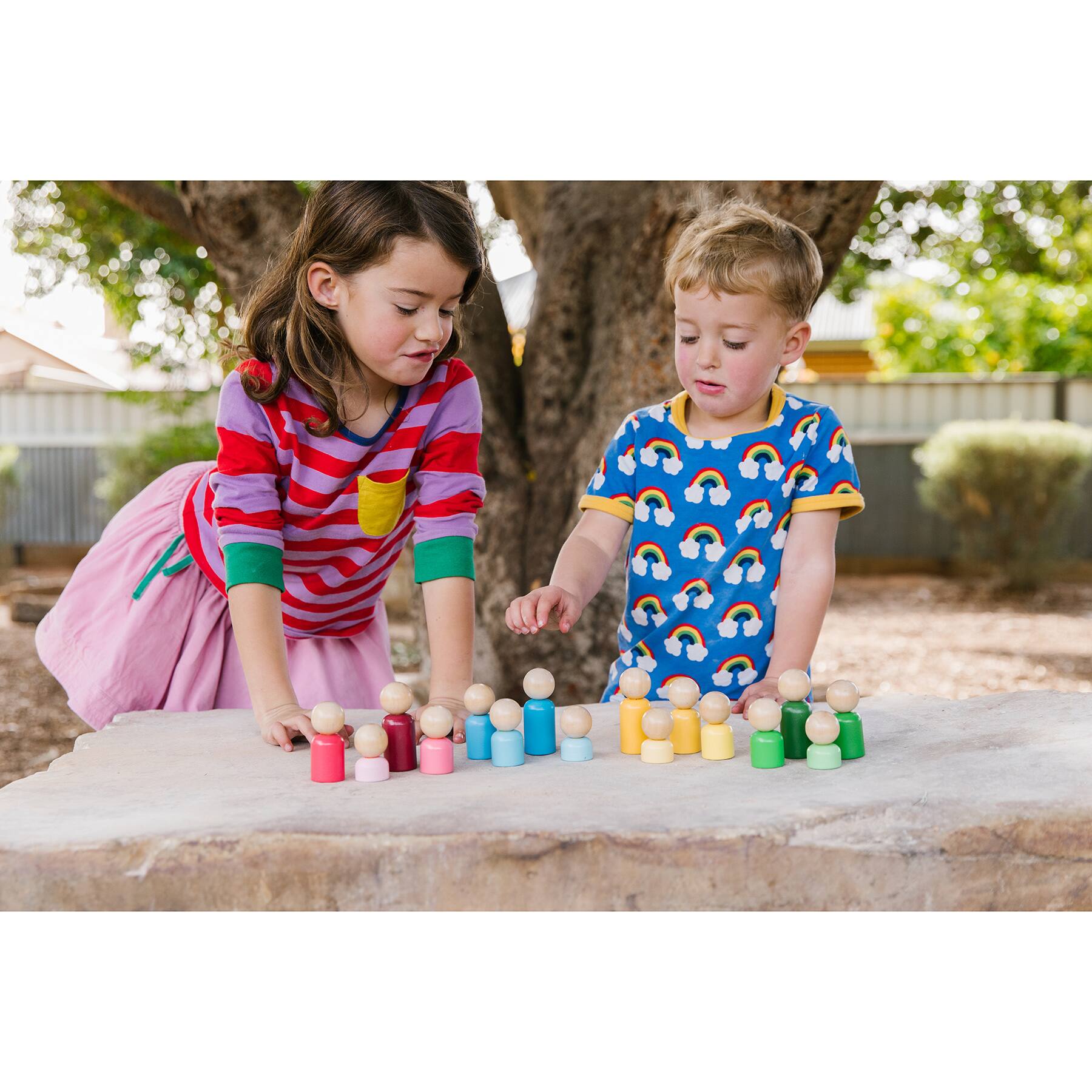 The Freckled Frog Rainbow Families Play Set