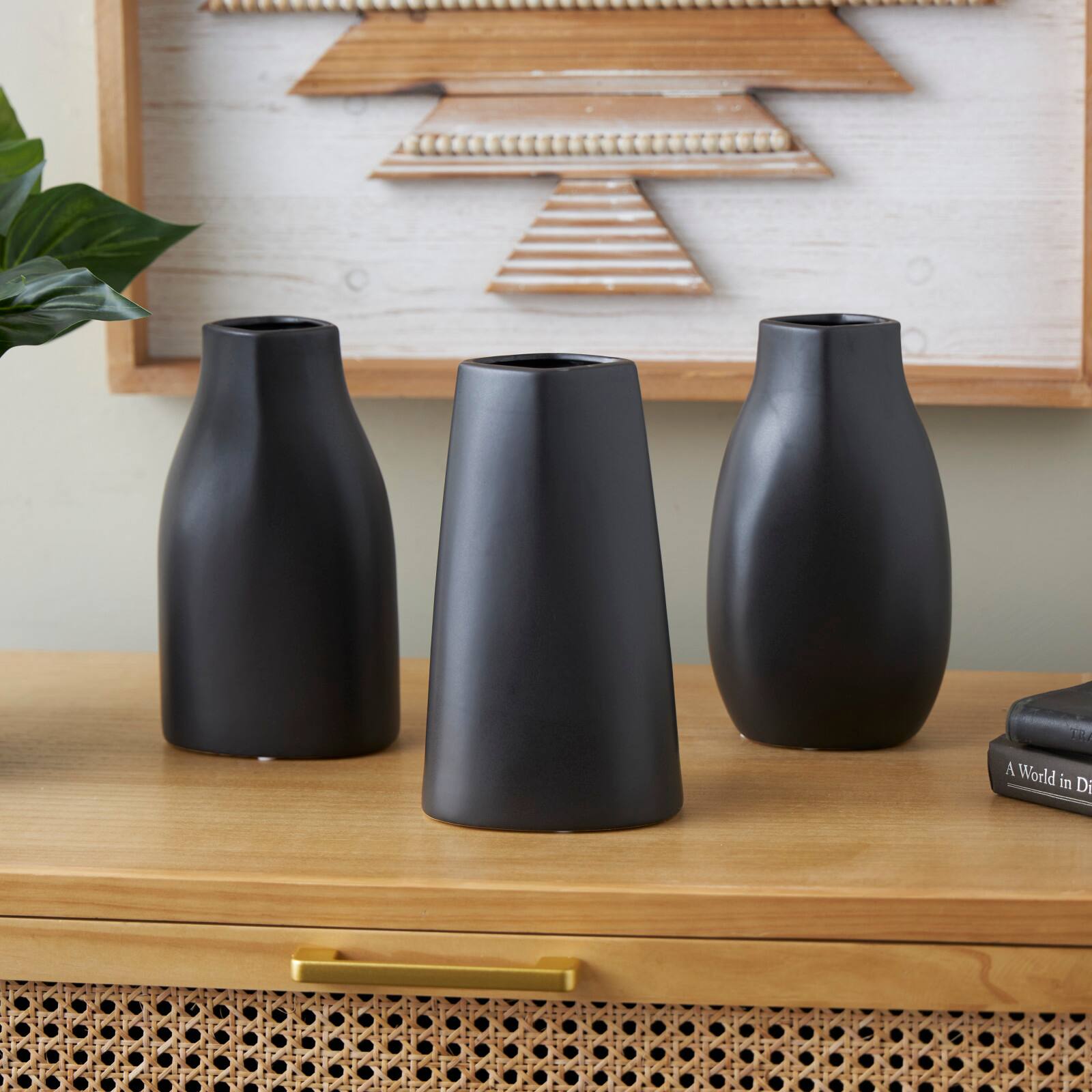 9&#x22; Black Ceramic Minimalistic Vase Set