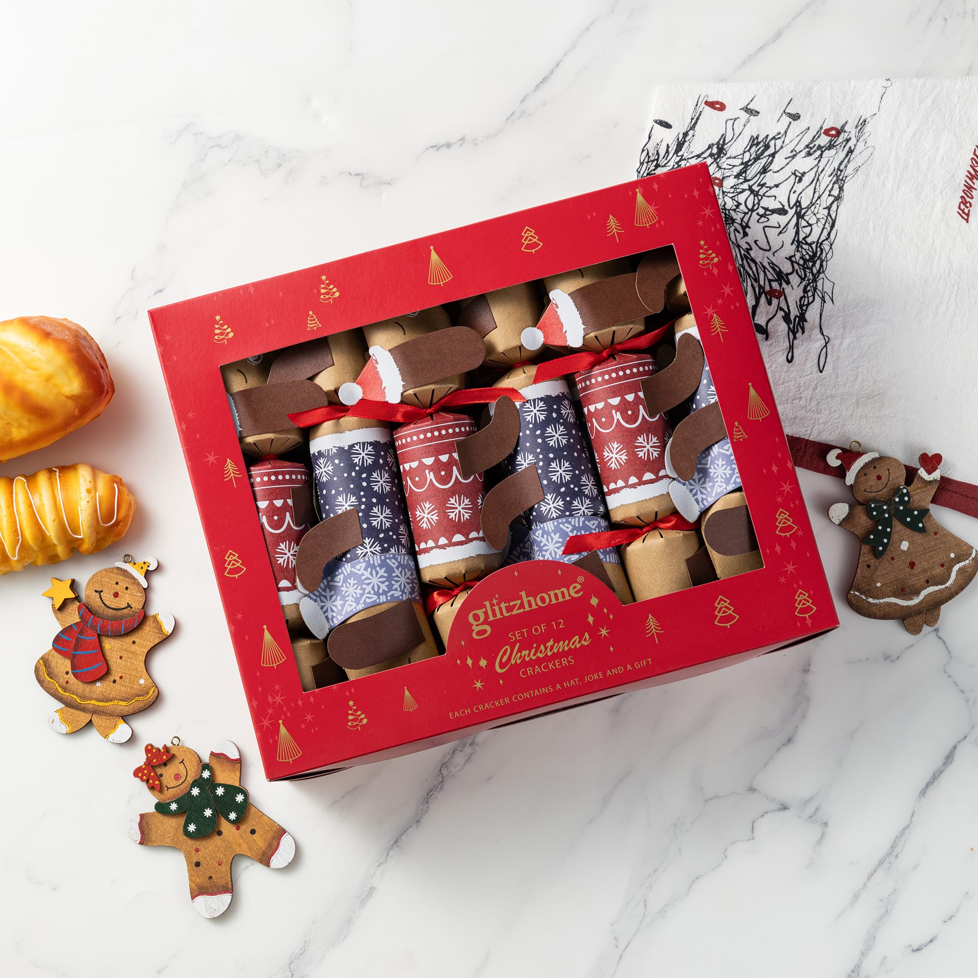 Glitzhome&#xAE; 12PK 1.5&#x22;D x 10&#x22;H Dogs Christmas Party Crackers with Gift Contents