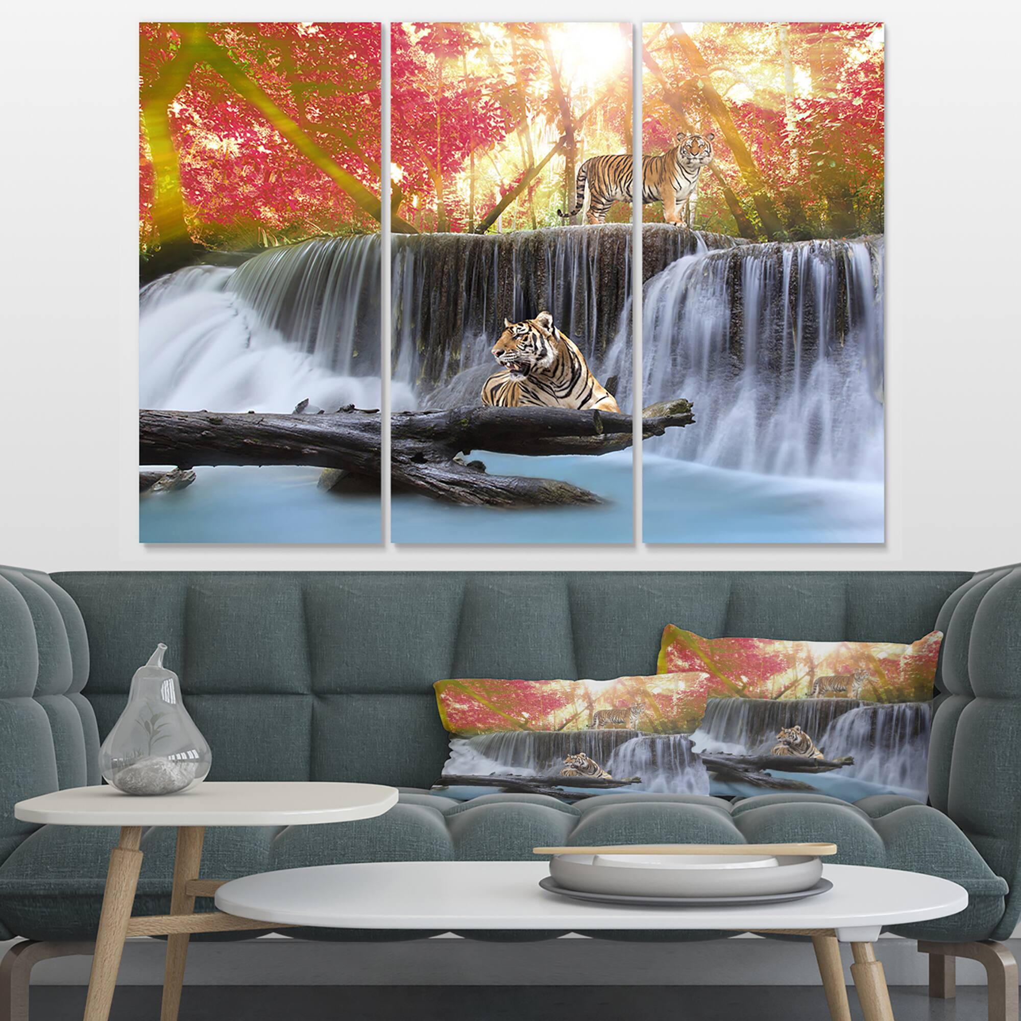 Designart - Tiger in the Jungle