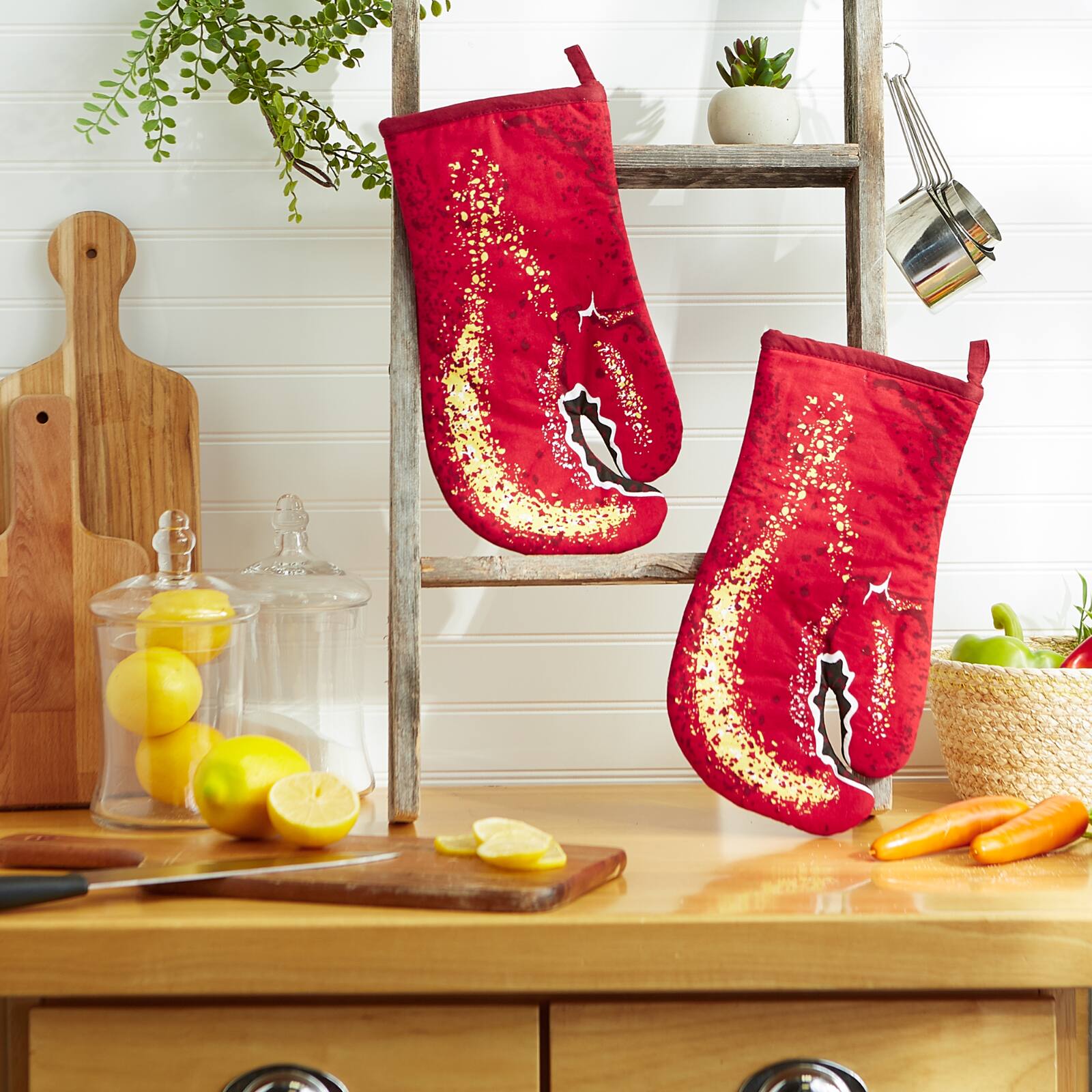 DII&#xAE; Lobster Claw Oven Mitt Set
