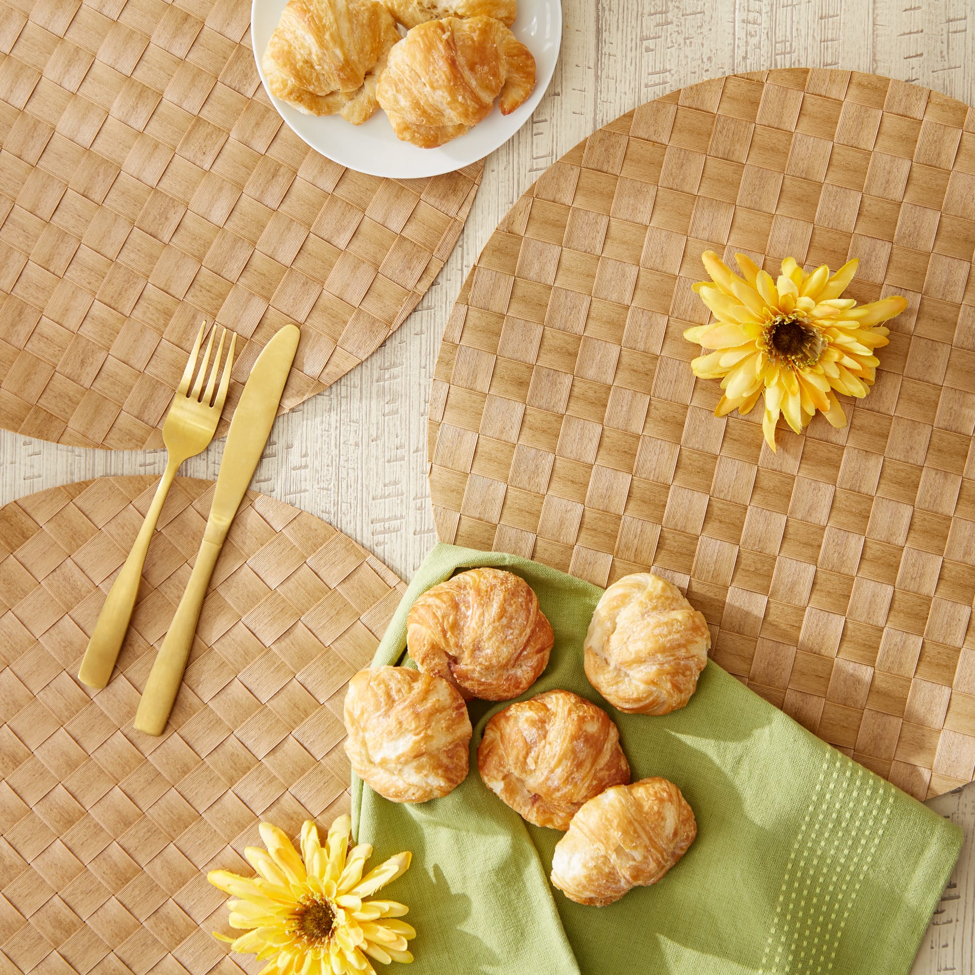 DII® Reversible Round Basket Weave Woven Placemats, 4ct.