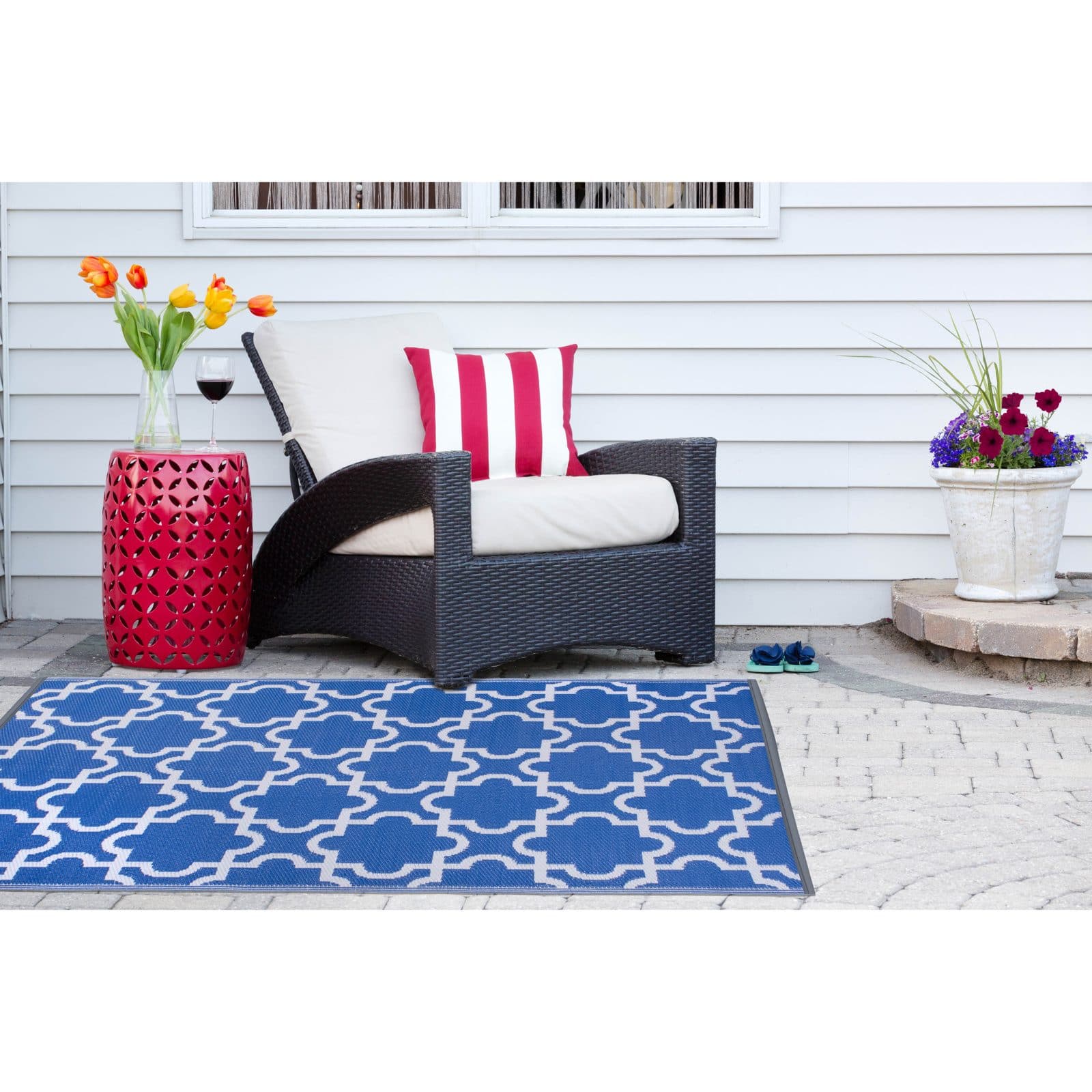 DII&#xAE; Blue Lattice Outdoor Rug, 4ft. x 6ft.