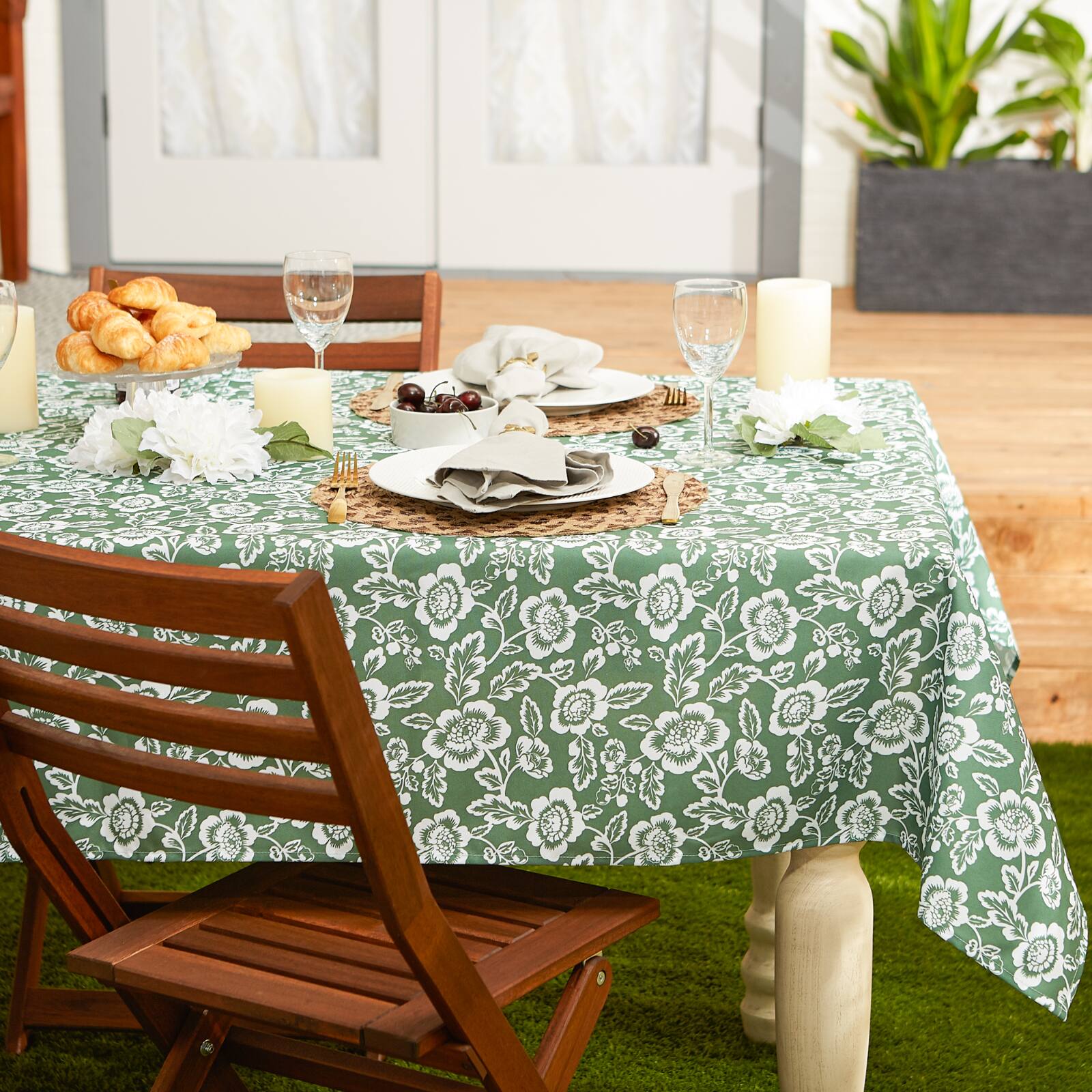 Artichoke Green Floral Print Outdoor Tablecloth with Zipper, 60" x 84"