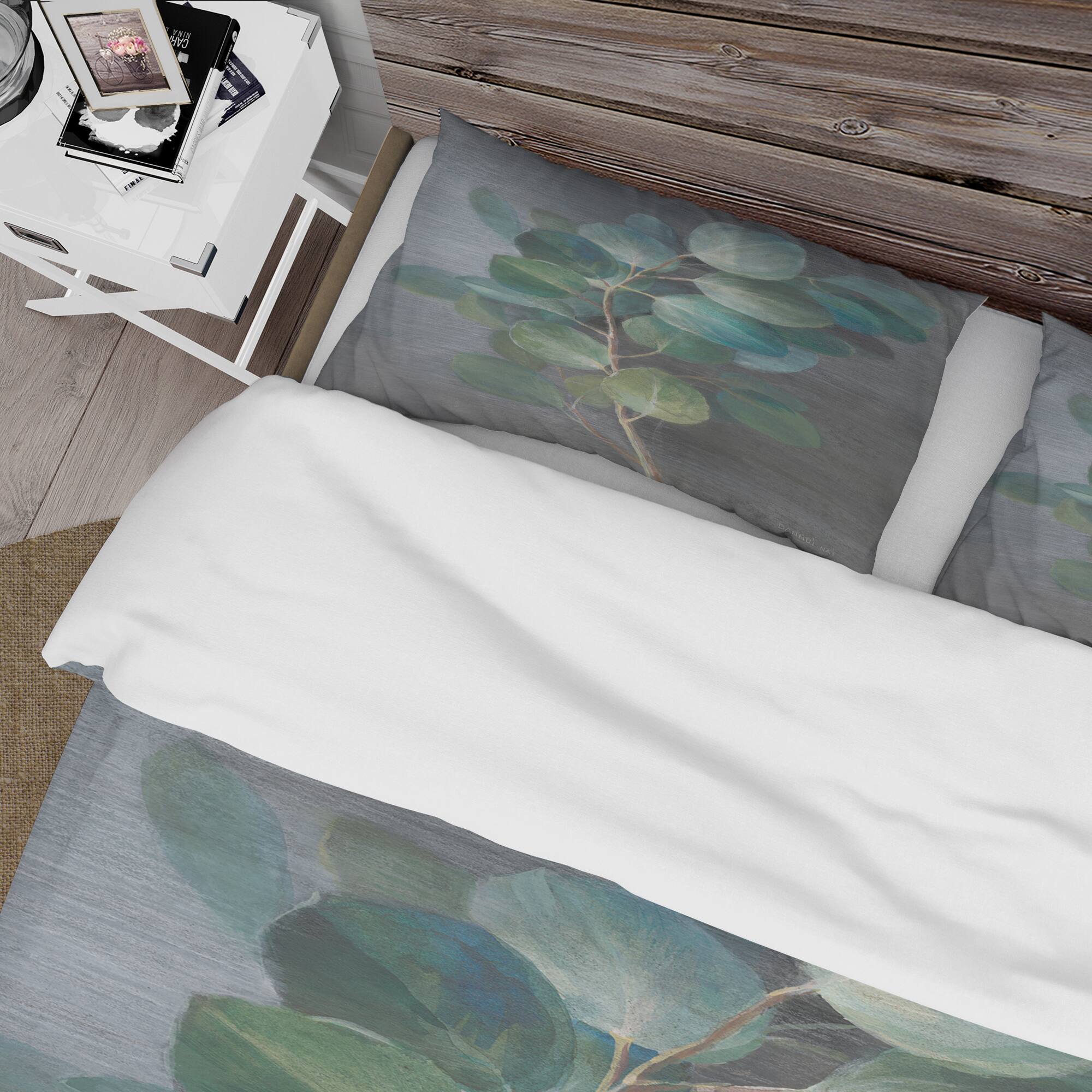 Designart &#x27;Fresh leaves I&#x27; Cottage Bedding Set - Duvet Cover &#x26; Shams