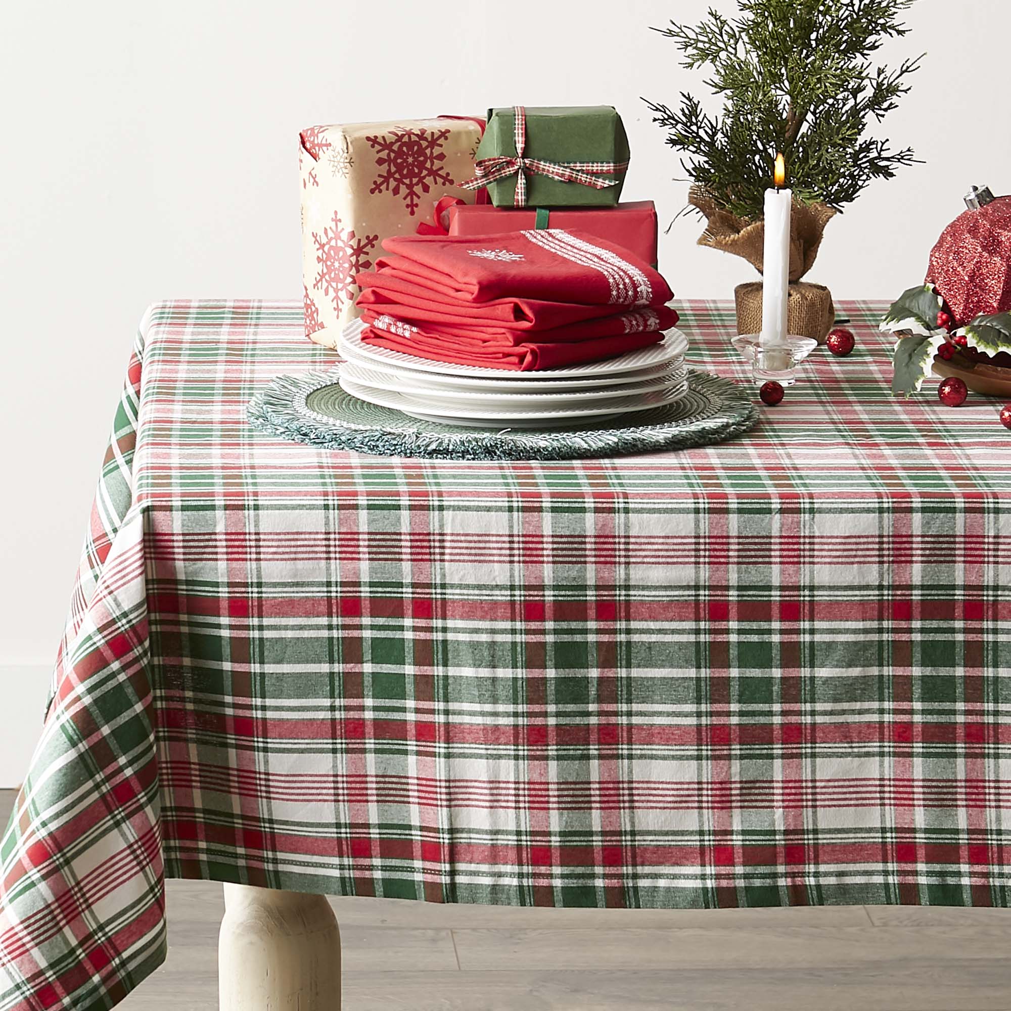 DII® Yuletide Plaid Tablecloth