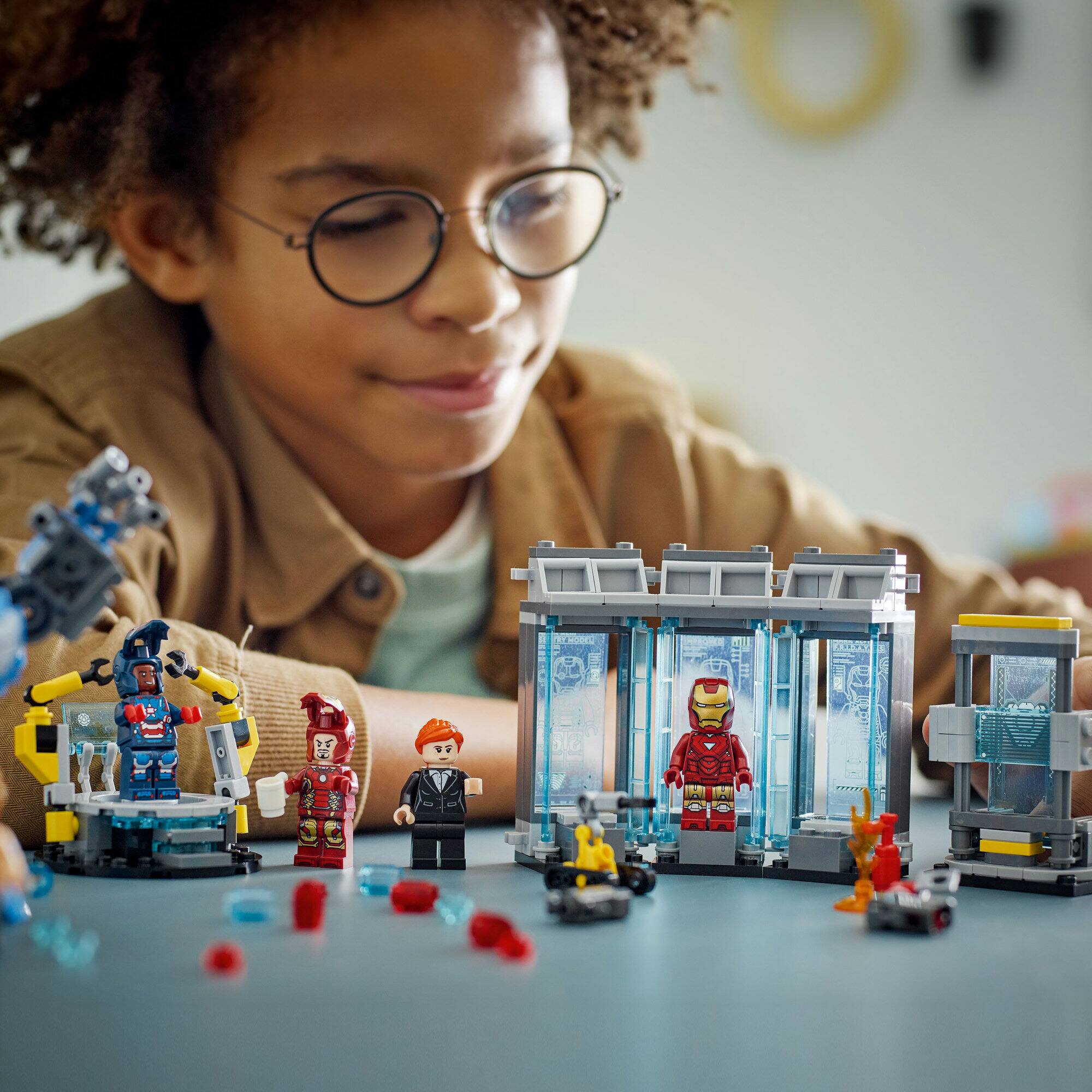 LEGO&#xAE; Marvel Iron Man&#x2019;s Laboratory: Hall of Armor with Minifigures 76315