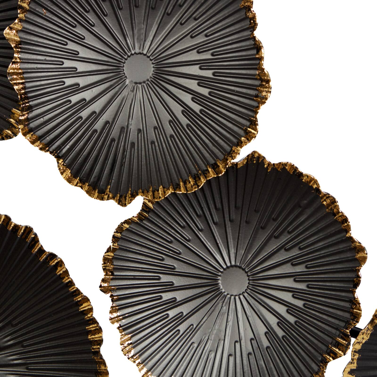 CosmoLiving by Cosmopolitan Black Metal Wall Décor