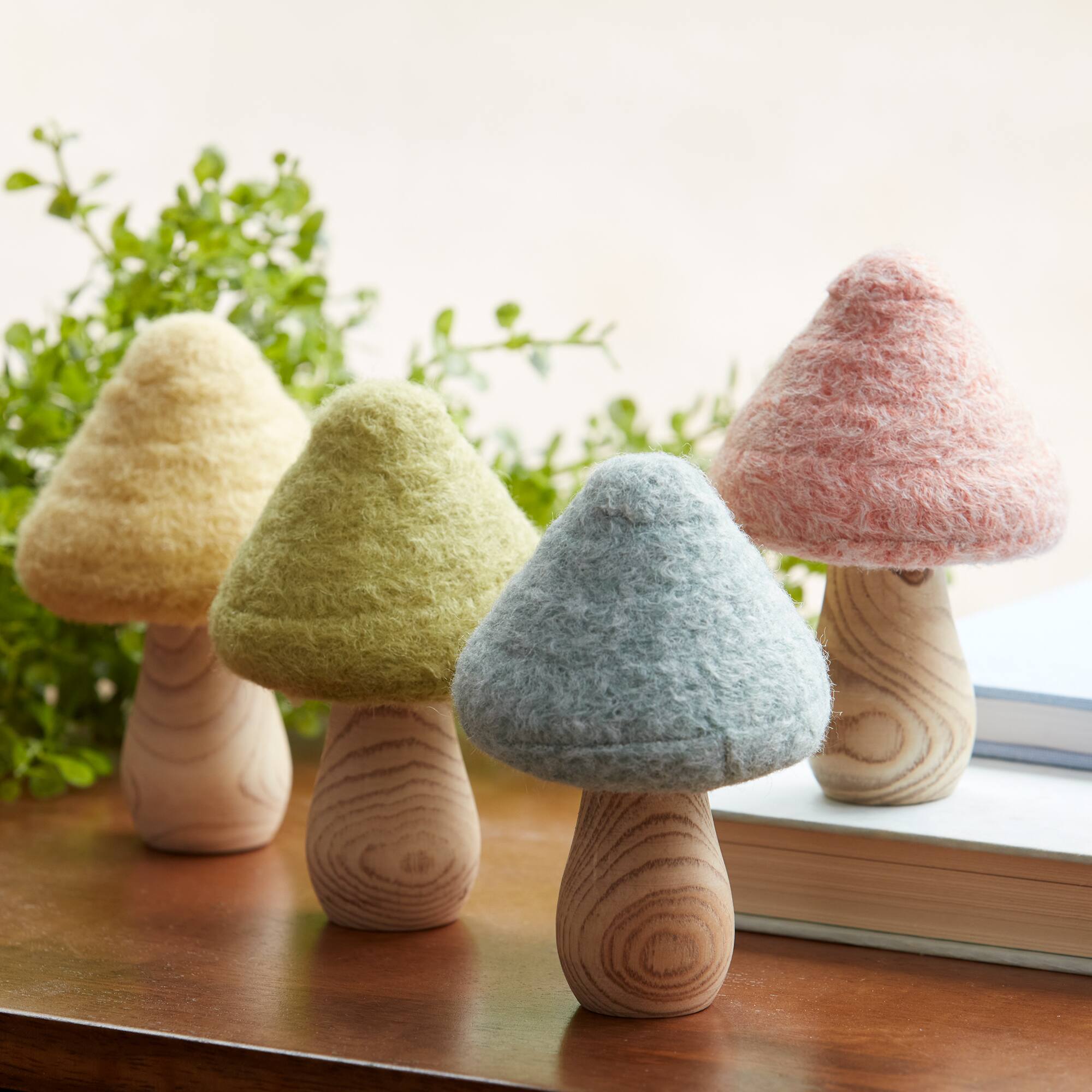 4.25&#x22; Felt &#x26; Wood Mushroom D&#xE9;cor Set