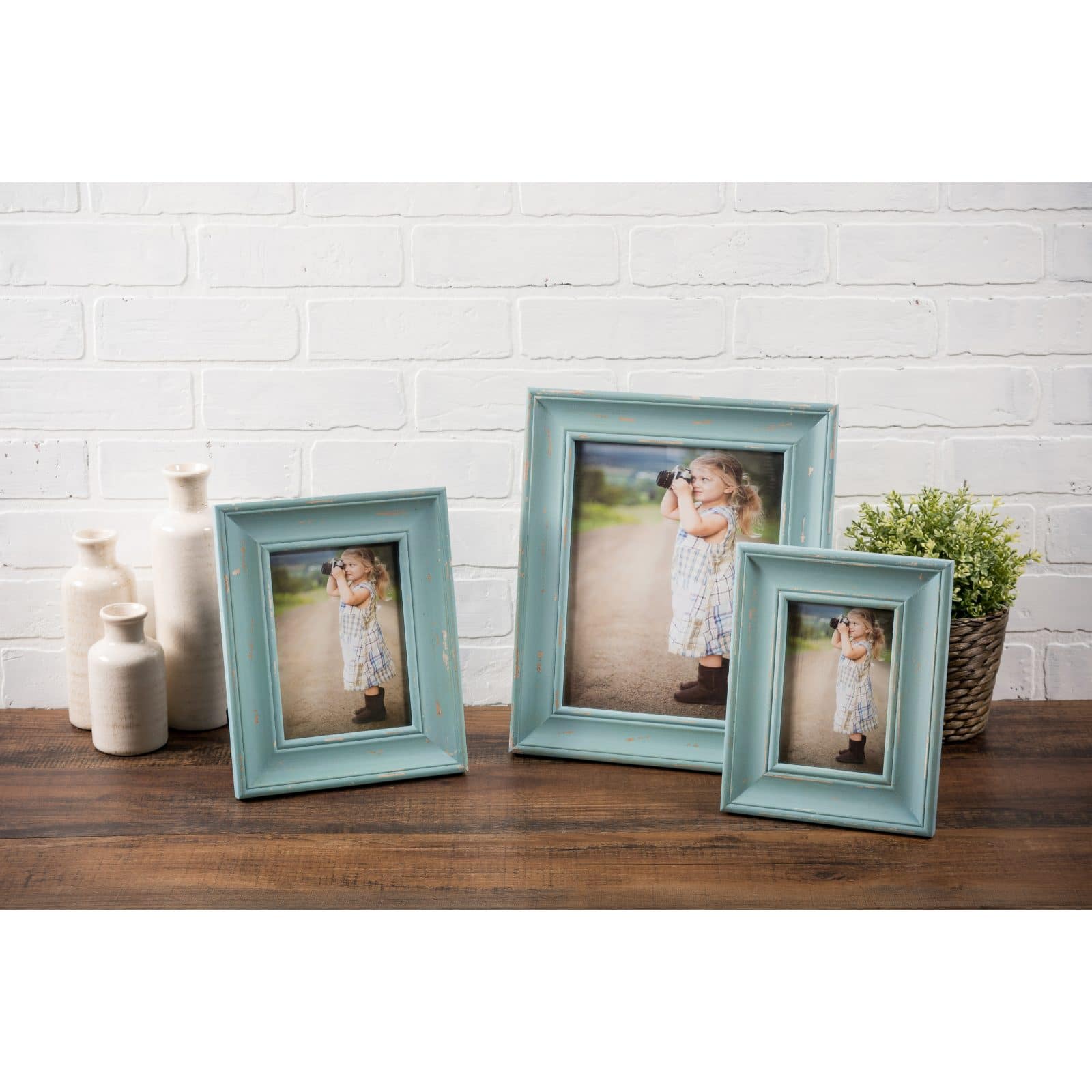 DII&#xAE; Blue Distressed Farmhouse Frame