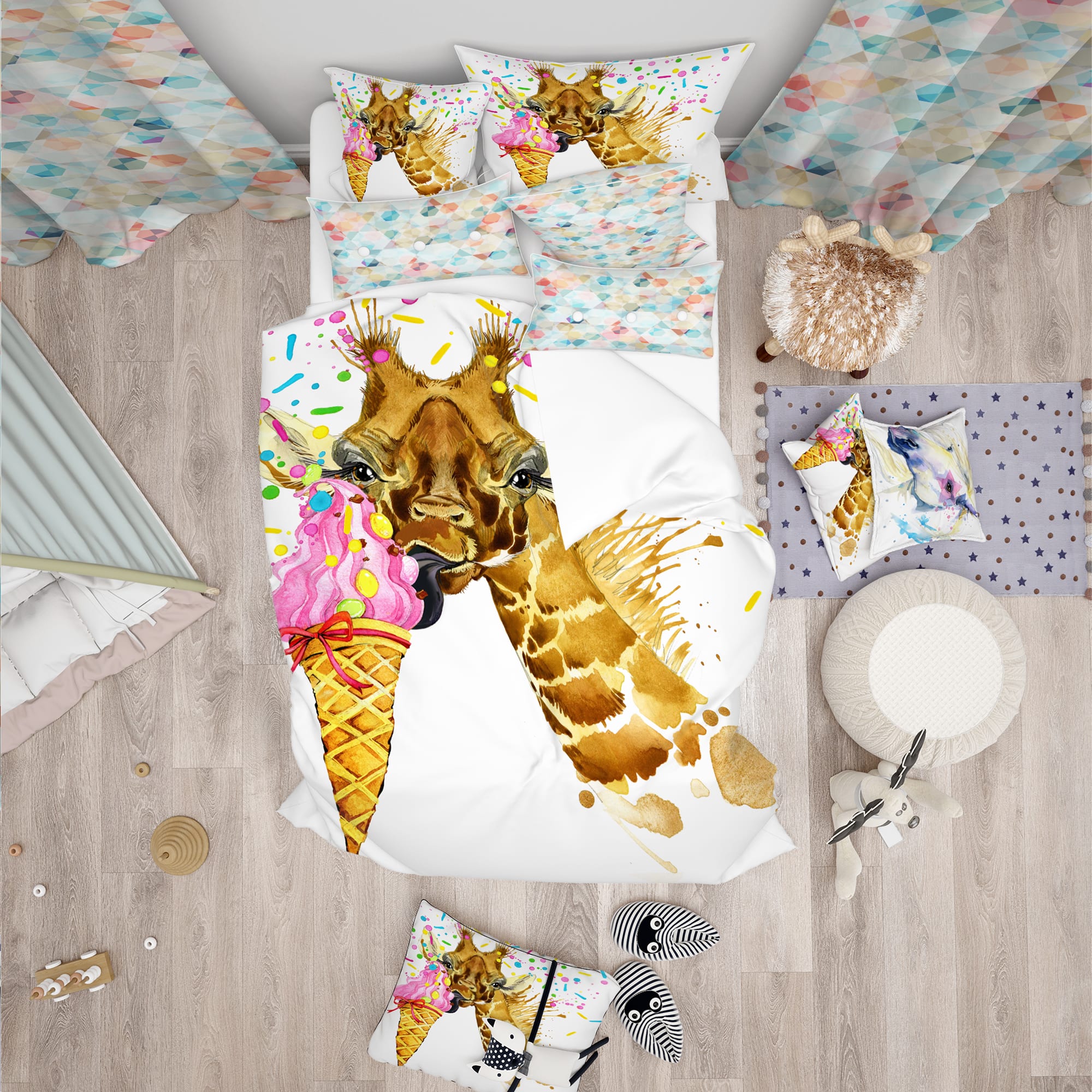 Designart &#x27;Giraffe Eating Ice Cream Watercolor - Tropical Duvet Cover Set