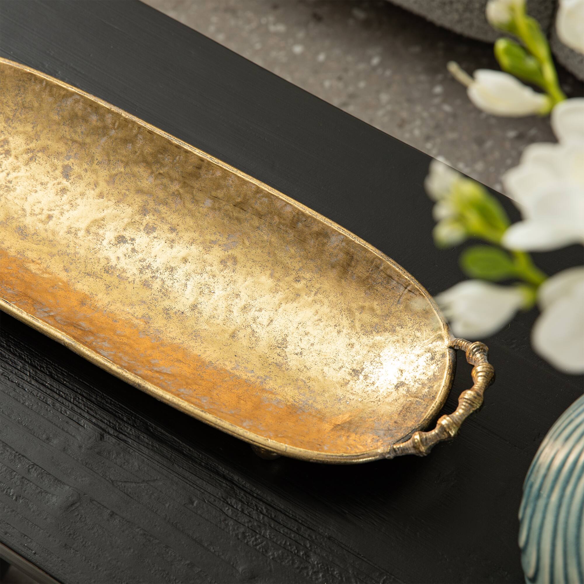 Glitzhome&#xAE; Gold Oval Metal Decorative Trays Set