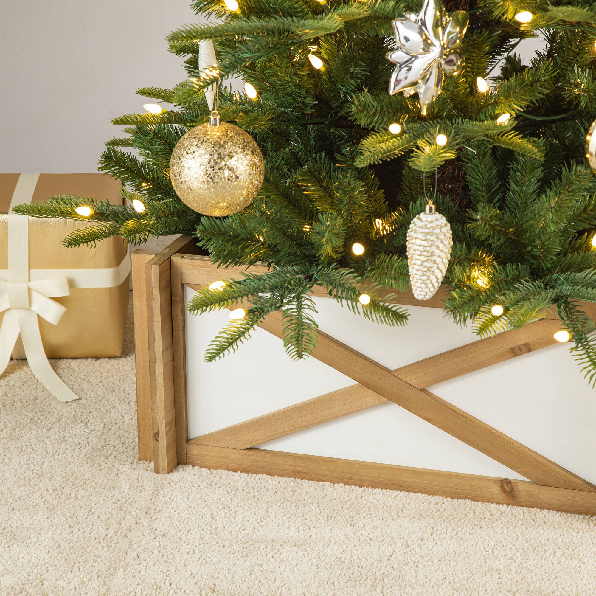 Glitzhome&#xAE; Natural &#x26; White Wood Tree Collar