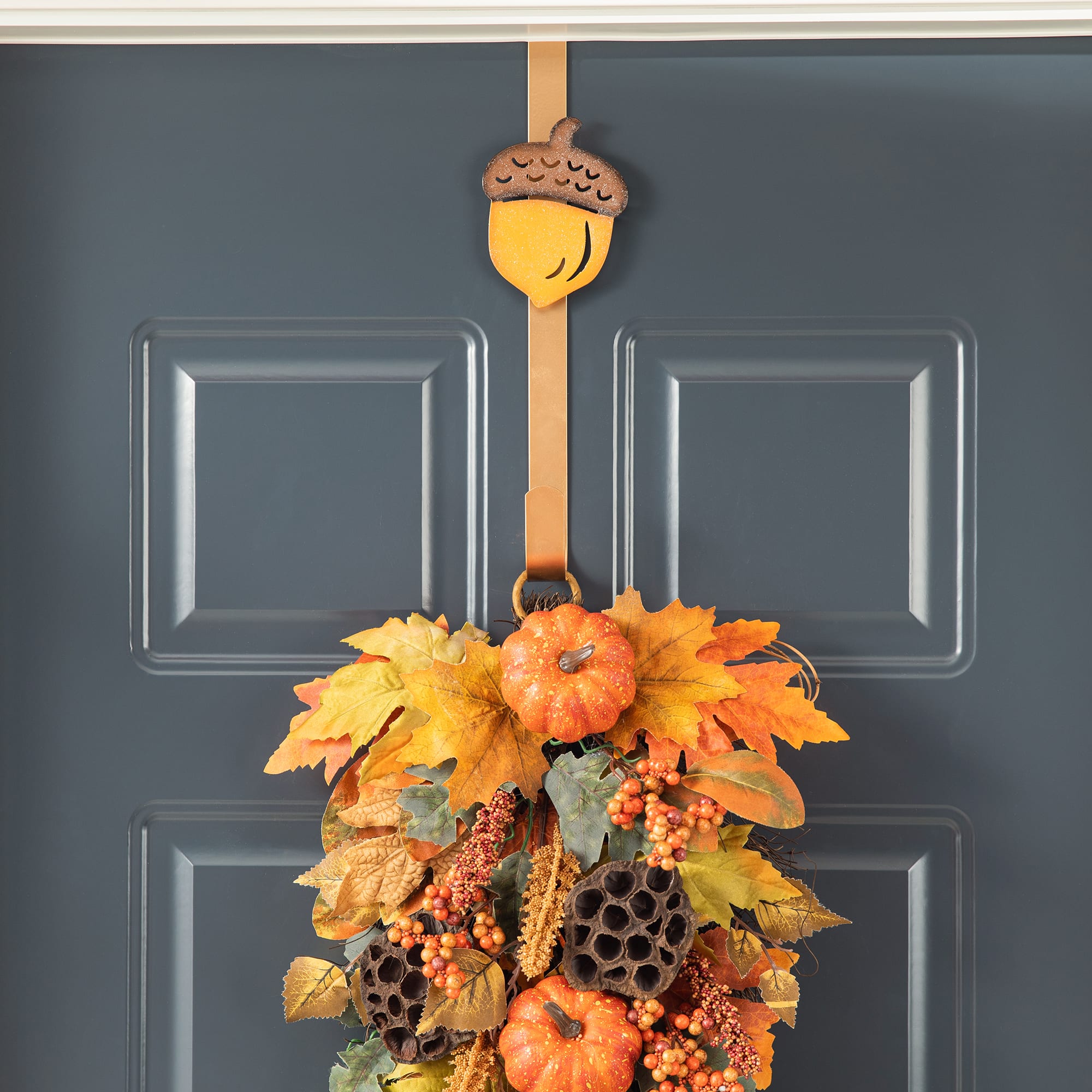 Glitzhome&#xAE; 14&#x22; Fall Metal Acorn, Leaf &#x26; Pumpkin Wreath Hanger Set